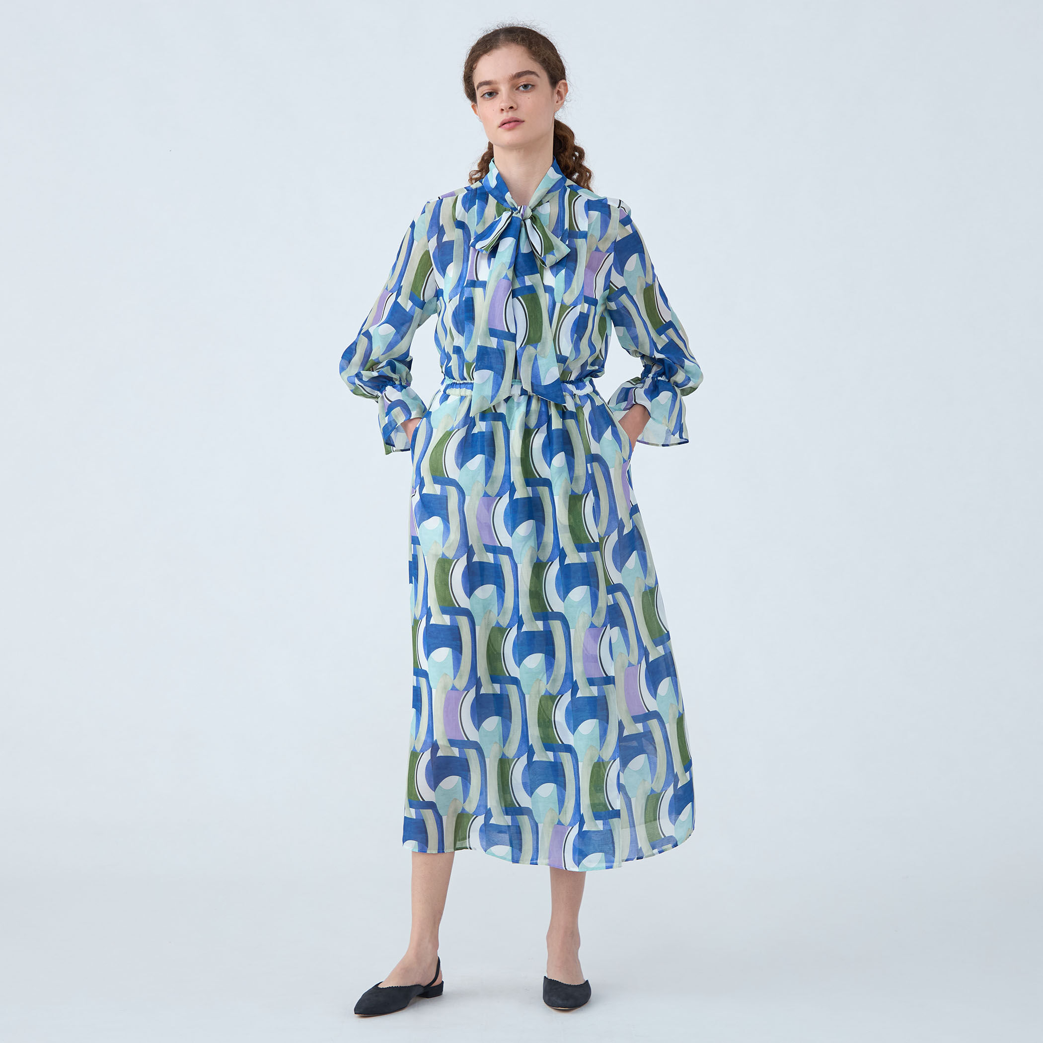 □オプティカルプリント ボウタイブラウス｜トゥモローランド