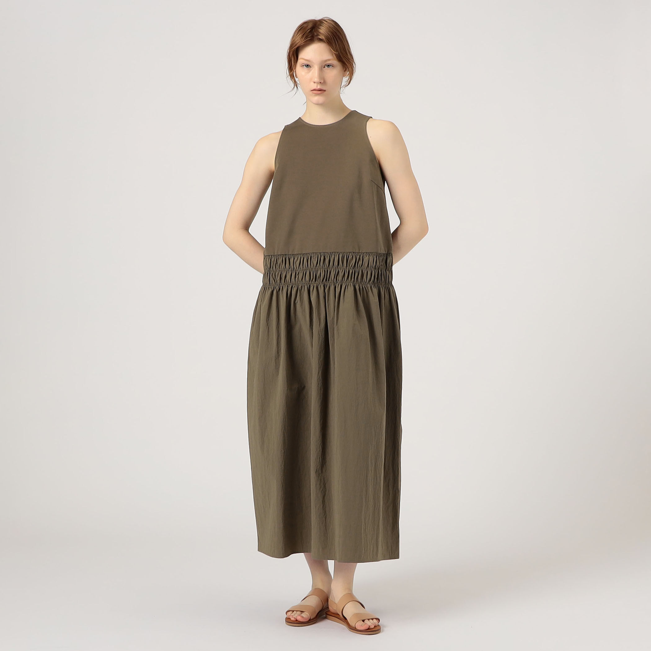 マテリアルコンビ ギャザーマキシワンピース｜トゥモローランド 公式通販