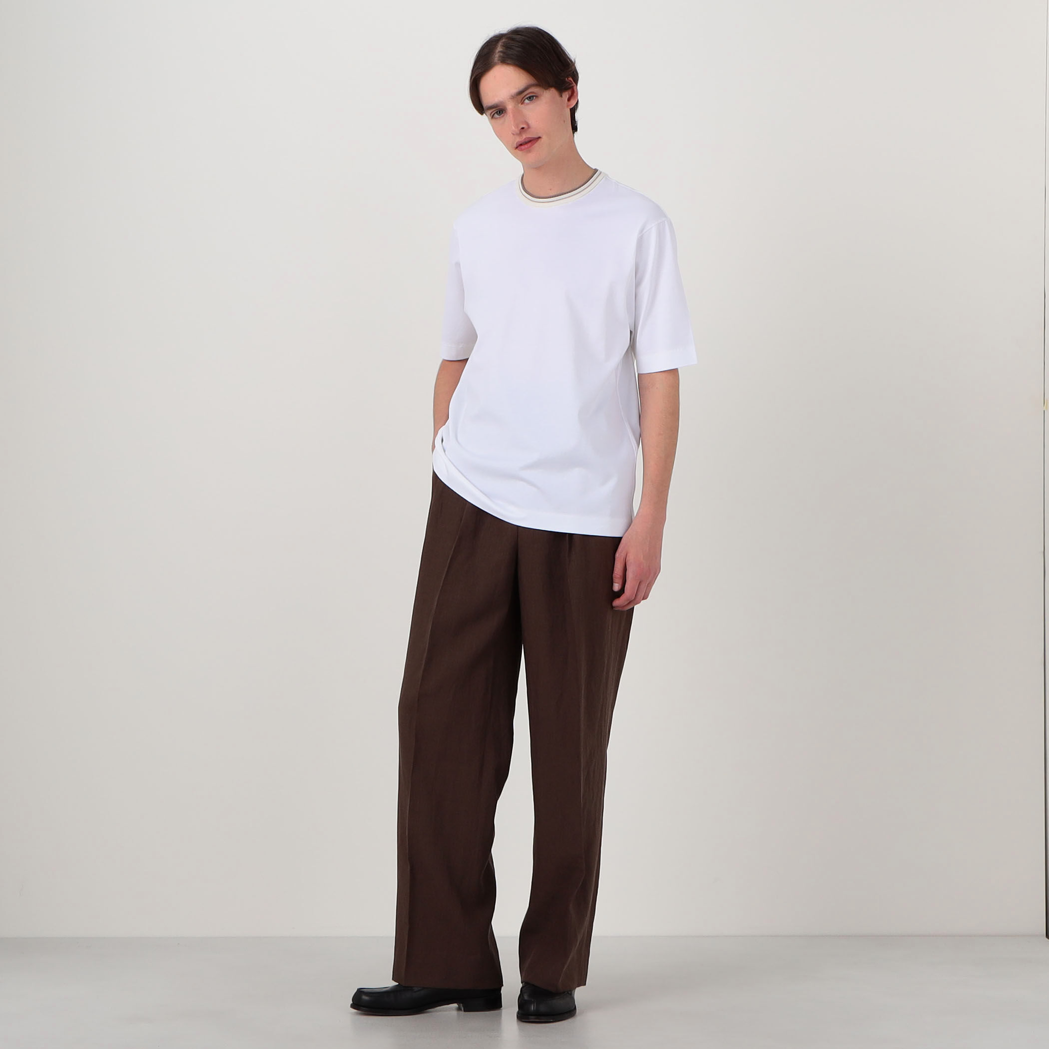 トゥモローランド 23AW ラルジュハンドトゥース ワイドストレートパンツ 34 60リネン 2プリーツワイドストレートパンツ｜トゥモローランド 公式サイト