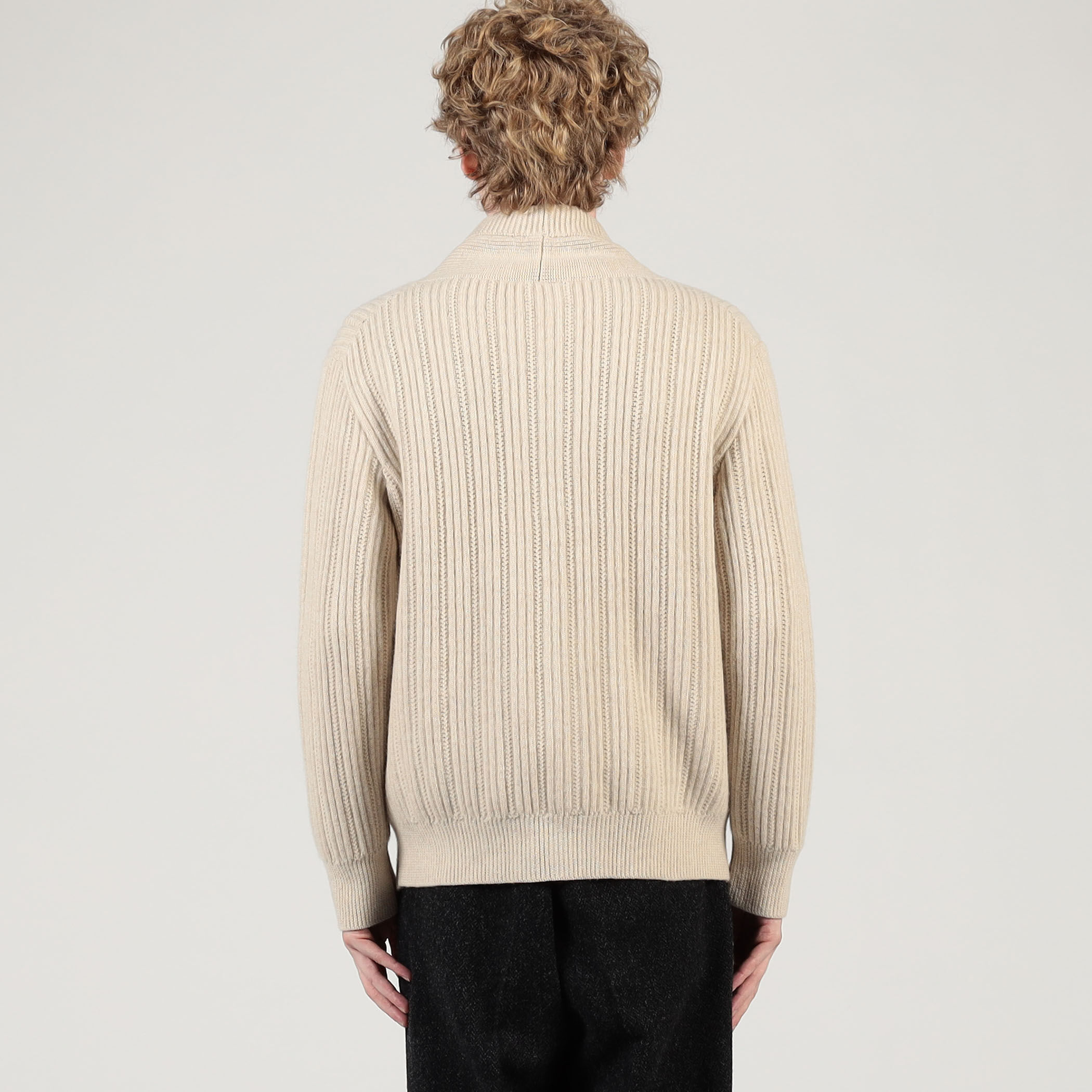 ウールカシミヤシルク リブVネックカーディガン｜トゥモローランド