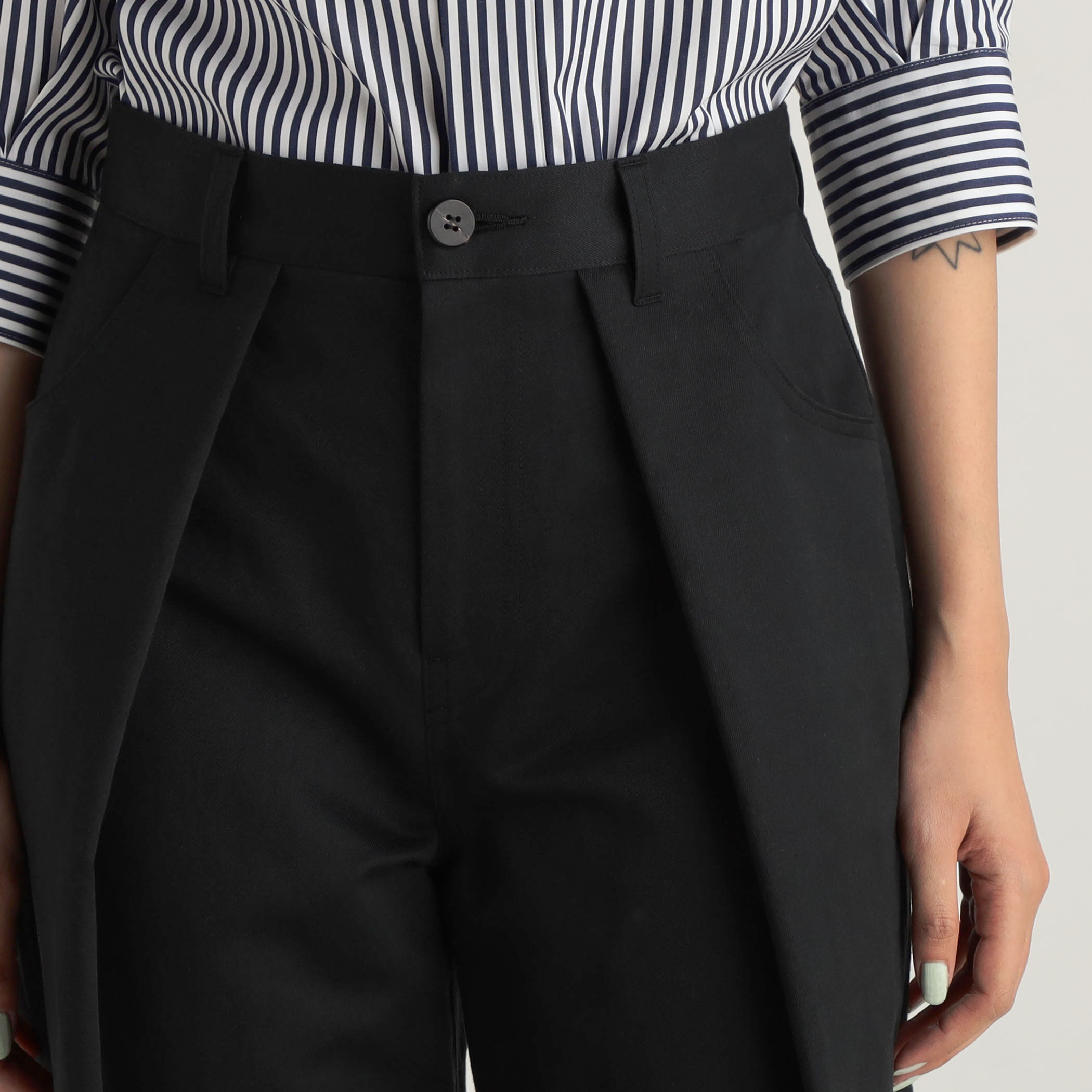 □コットンリネン タックバギーパンツ｜トゥモローランド 公式通販