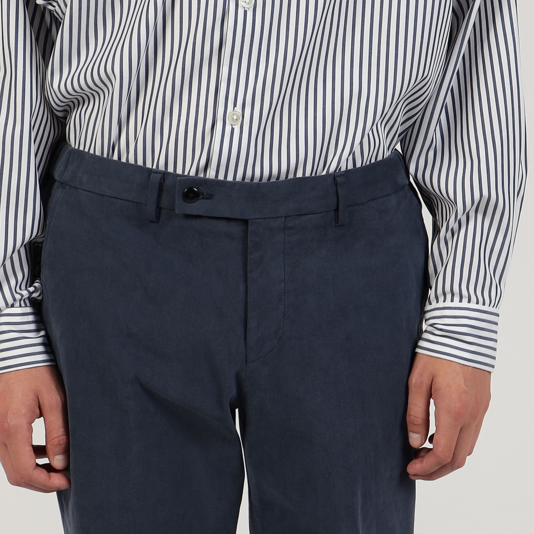 ストレッチチノ バックシャーリングスリムパンツ｜トゥモローランド