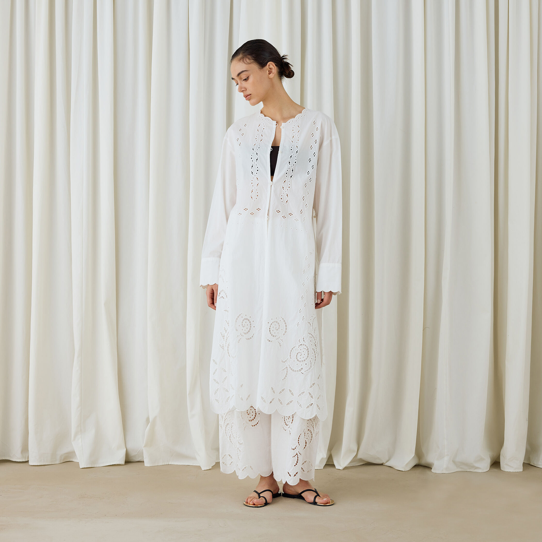 カットワークエンブロイダリー クルーネックシャツワンピース