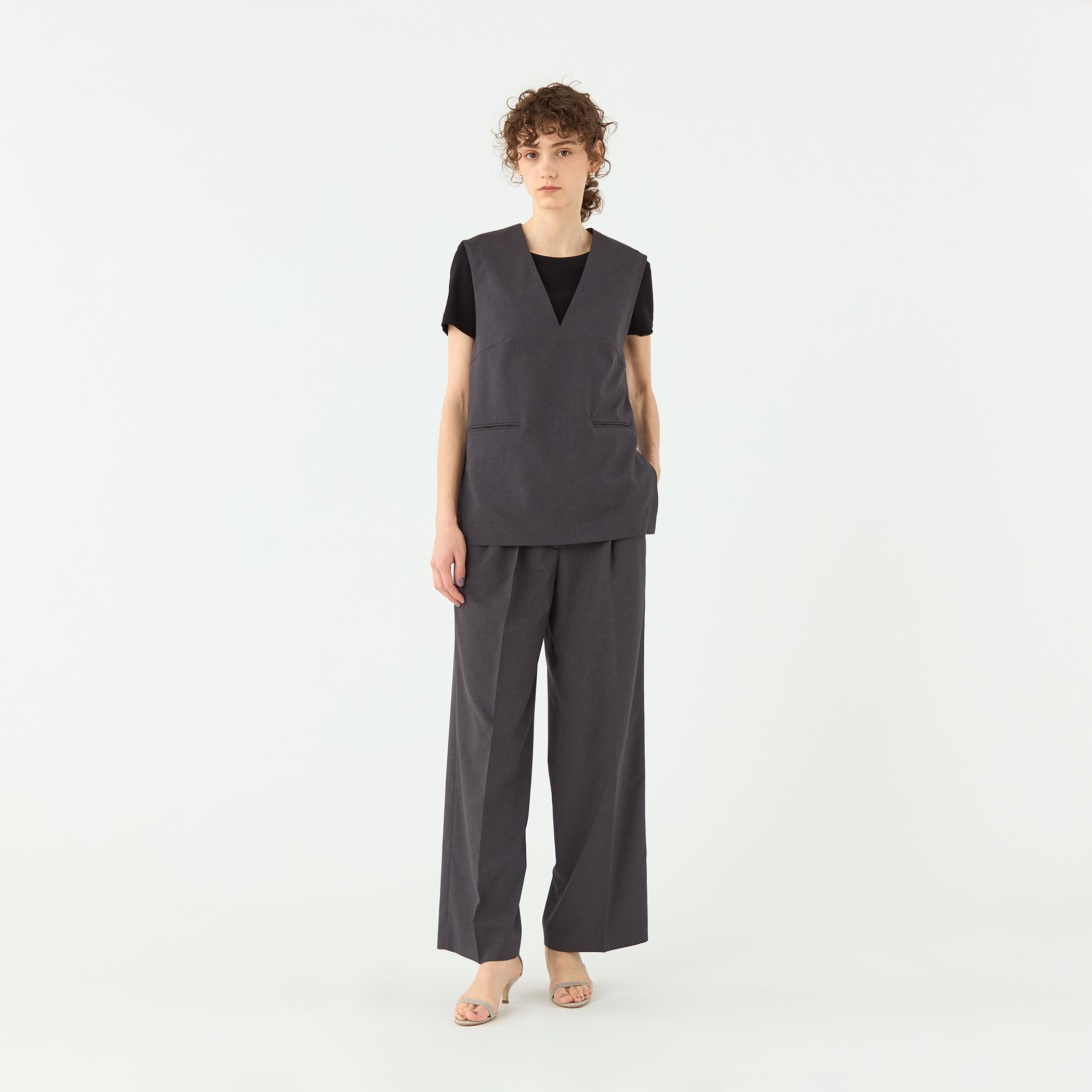 エクストラファインポリエステルトロピカル Vネックトップス