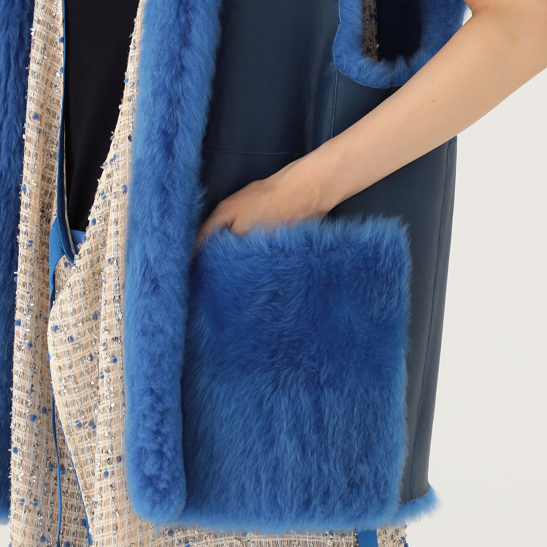 ◎極美品 トゥモローランド DRAGO 高級生地bluefeel L ネイビー1 リバーシブルムートンジレ｜トゥモローランド 公式通販