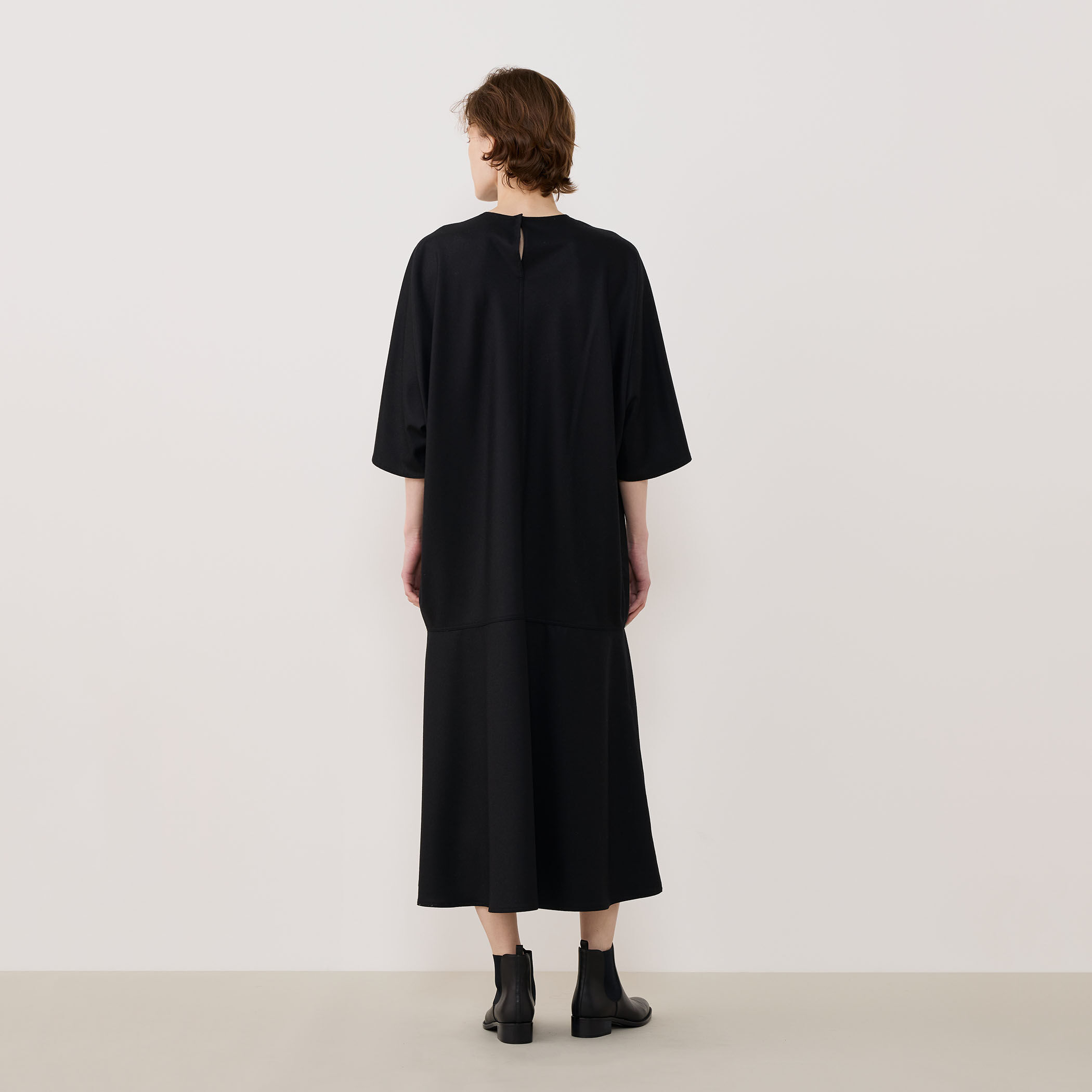 ライトフラノストレッチ オーバルワンピース｜トゥモローランド 公式通販