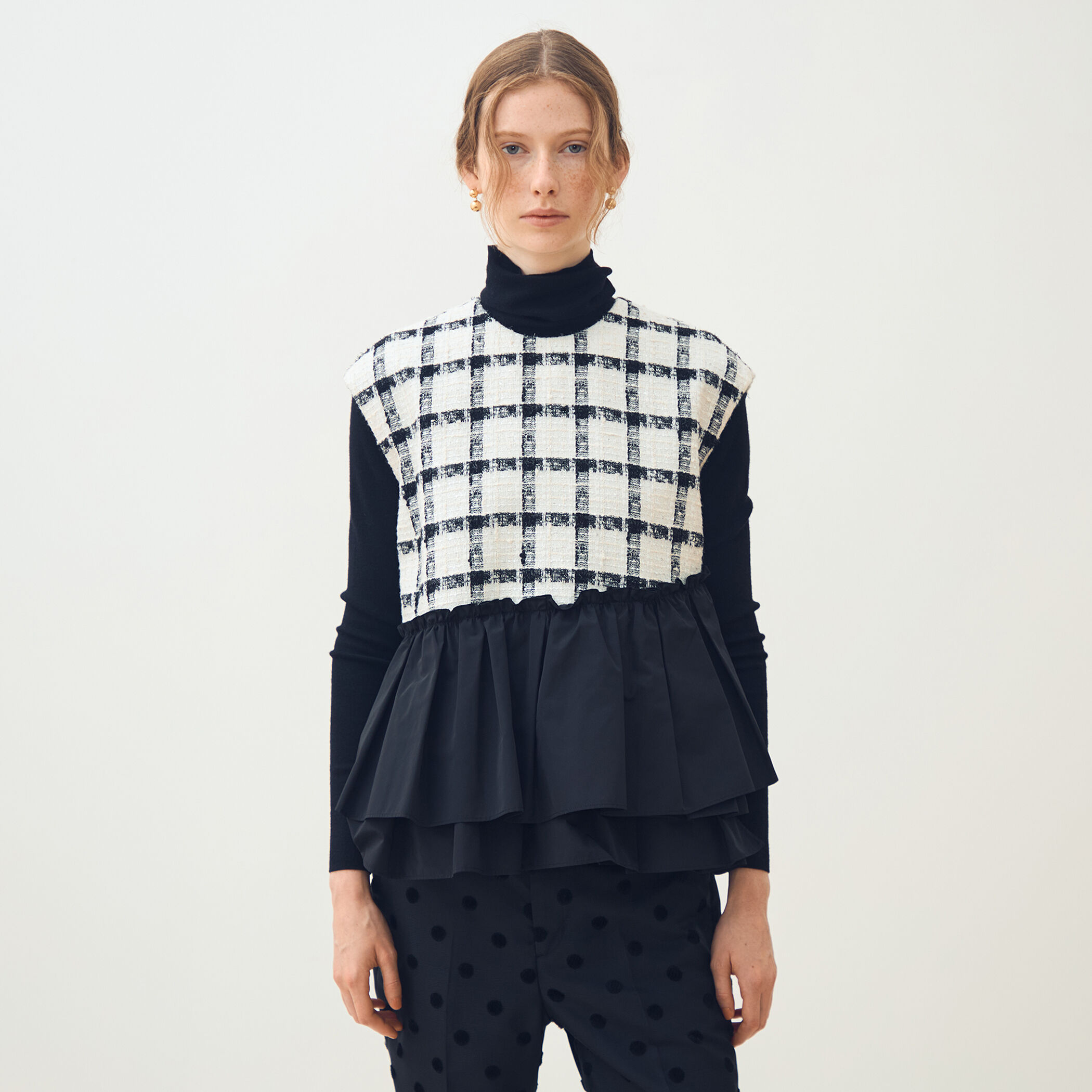 タッタースパンコール ティアードフリルトップス｜トゥモローランド