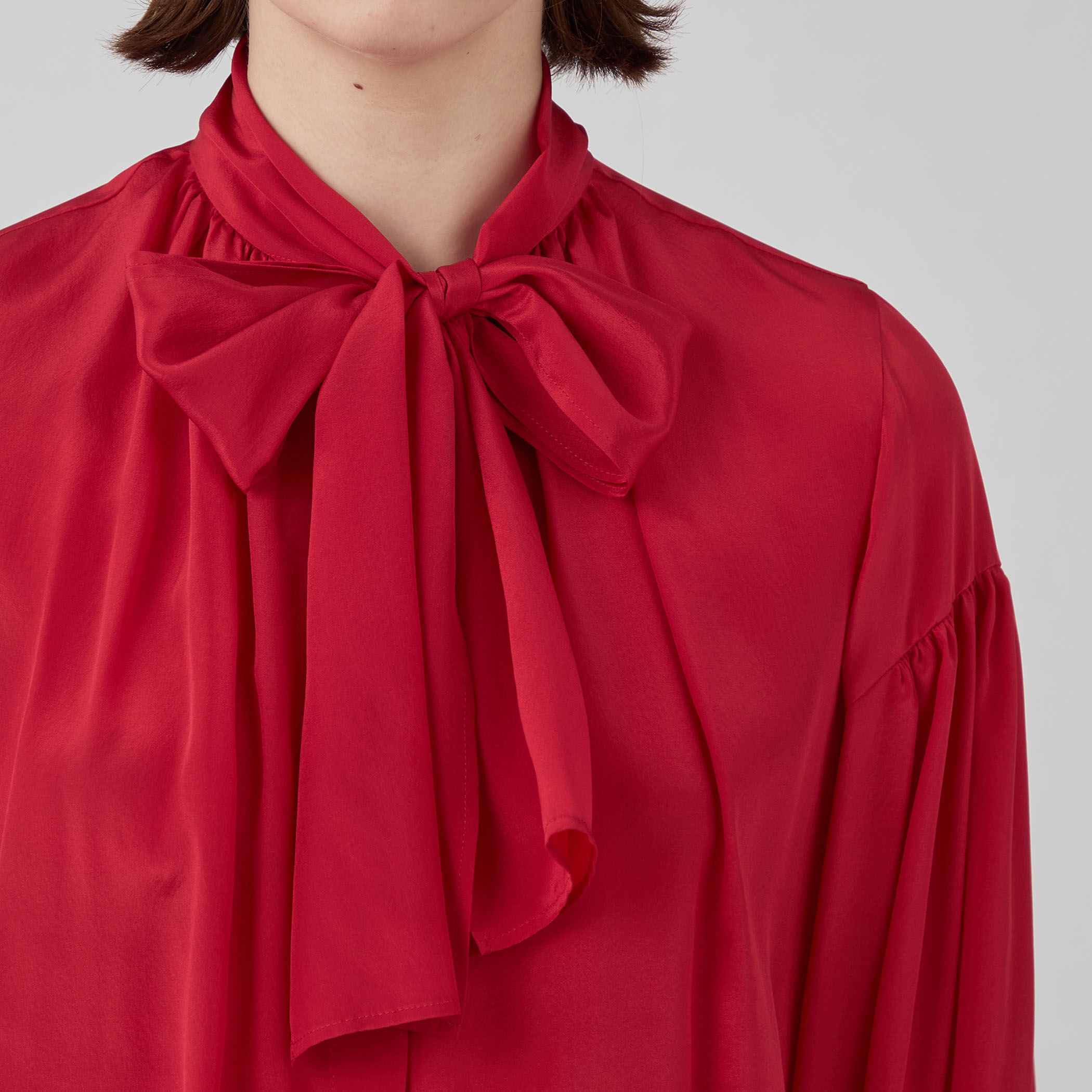 □Cherie ボウタイブラウス｜トゥモローランド 公式通販