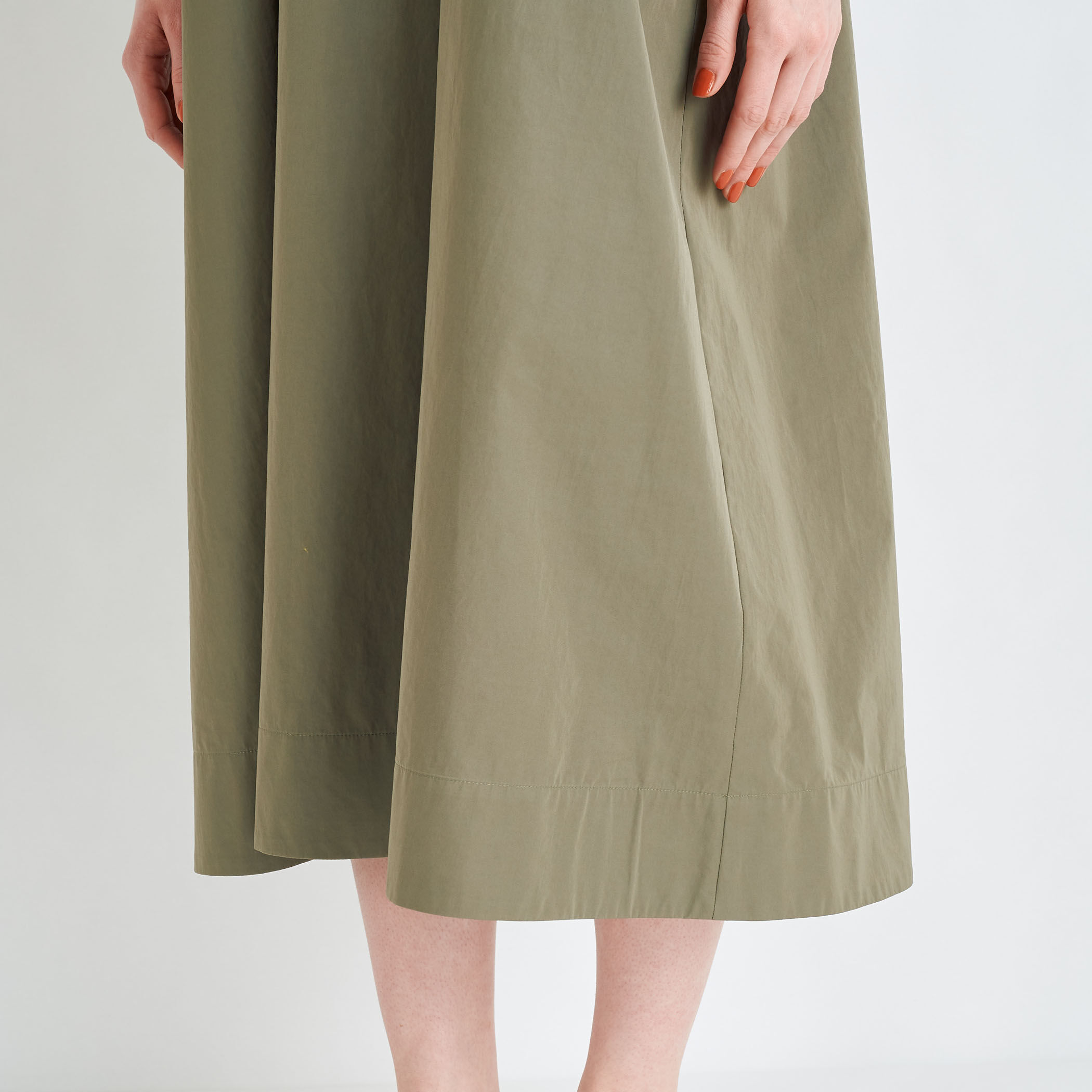 プルーフタフタ ギャザーロングワンピース｜トゥモローランド 公式通販