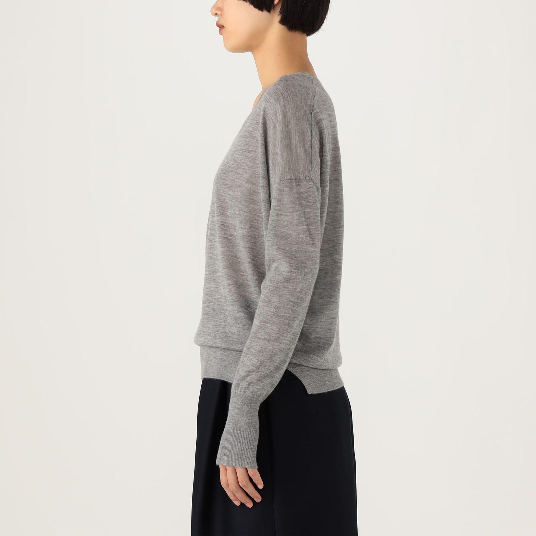 美品◯Deuxieme Classe ミドルゲージVプルオーバーニット カシミヤ Deuxieme Classe（ドゥーズィエムクラス）の「ミドルゲージVプル