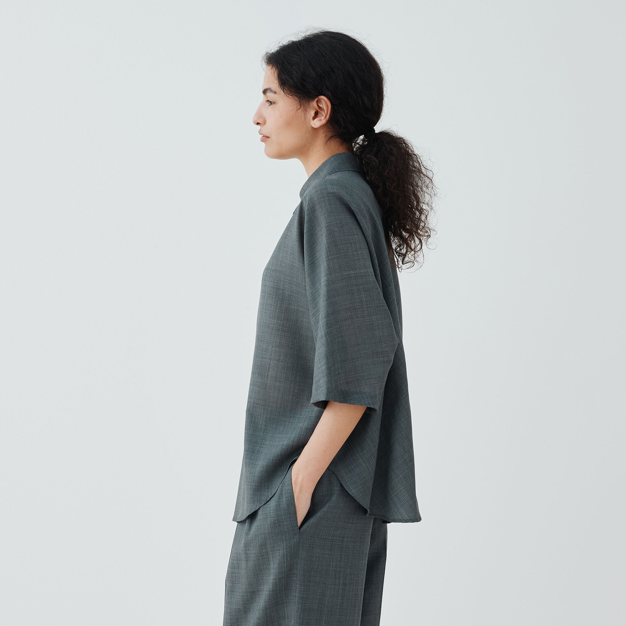 エアリークレープ ワイドシャツ｜トゥモローランド 公式通販