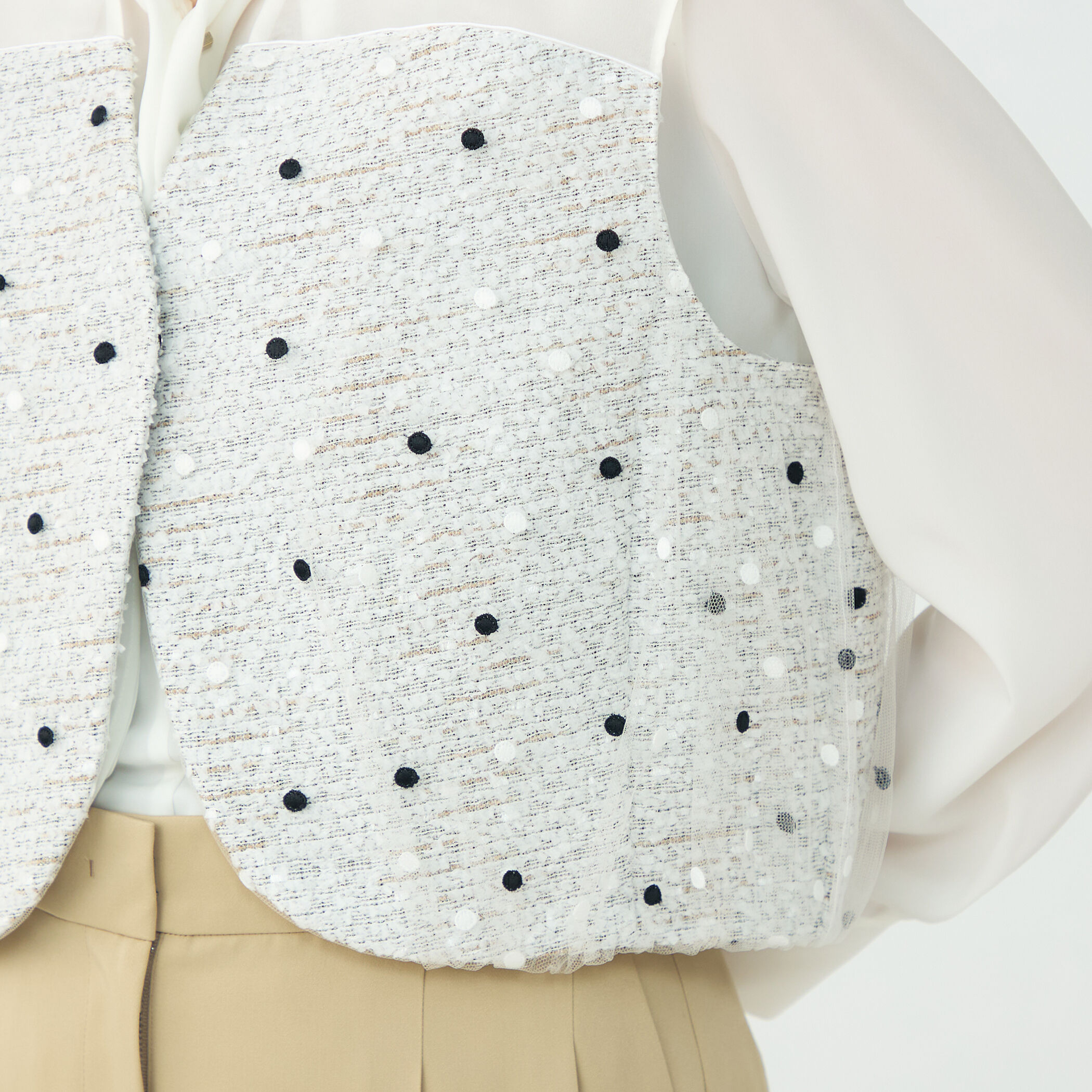 ラッピングツイード Vカラーショートジレ｜トゥモローランド 公式通販