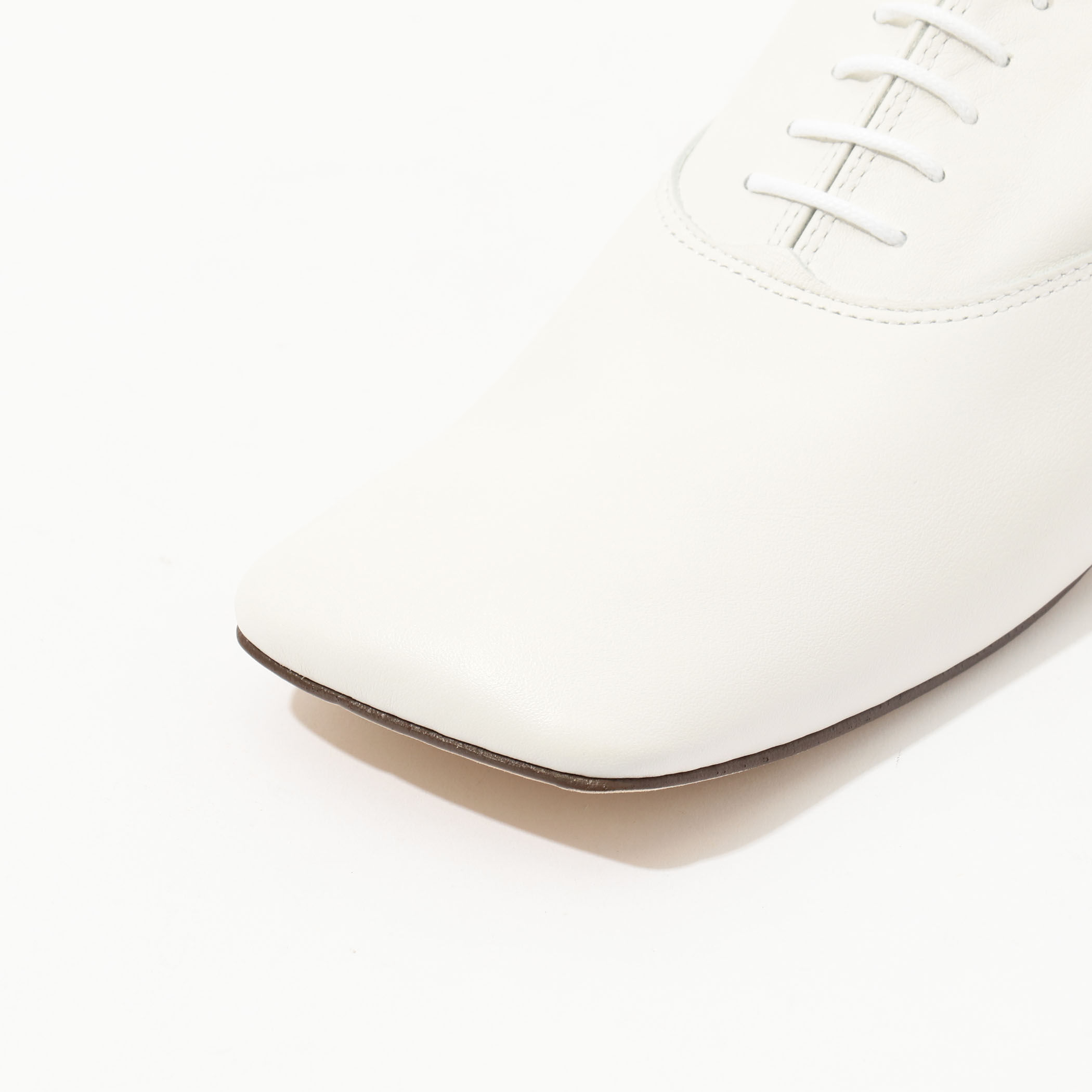JACQUEMUS タフルフレストシアリンクコト 251CO1011664 110 Zizi JACQUEMUS by Repetto|トゥモローランド 公式通販