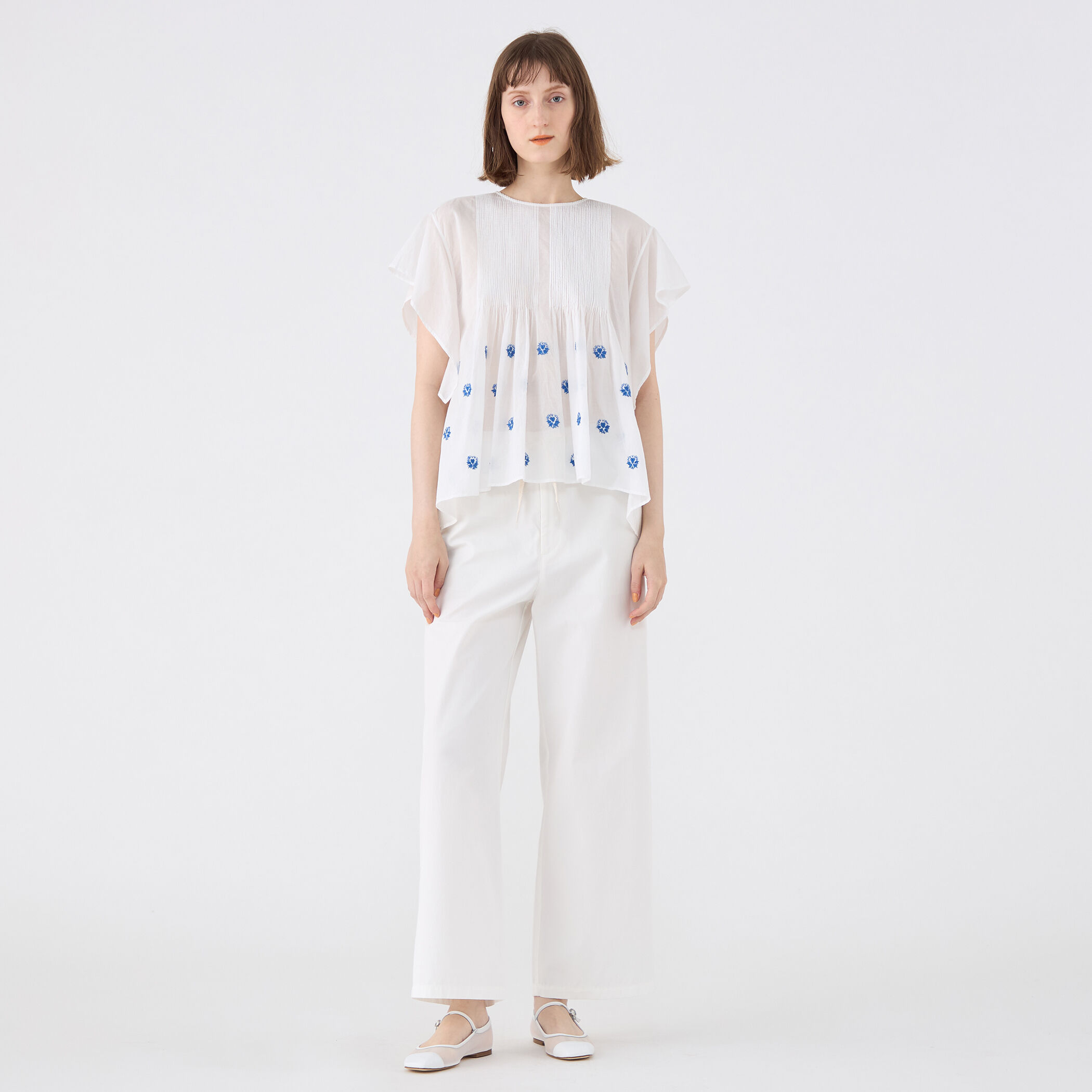 コットンボイルエンブロイダリー アシンメトリーヘムブラウス