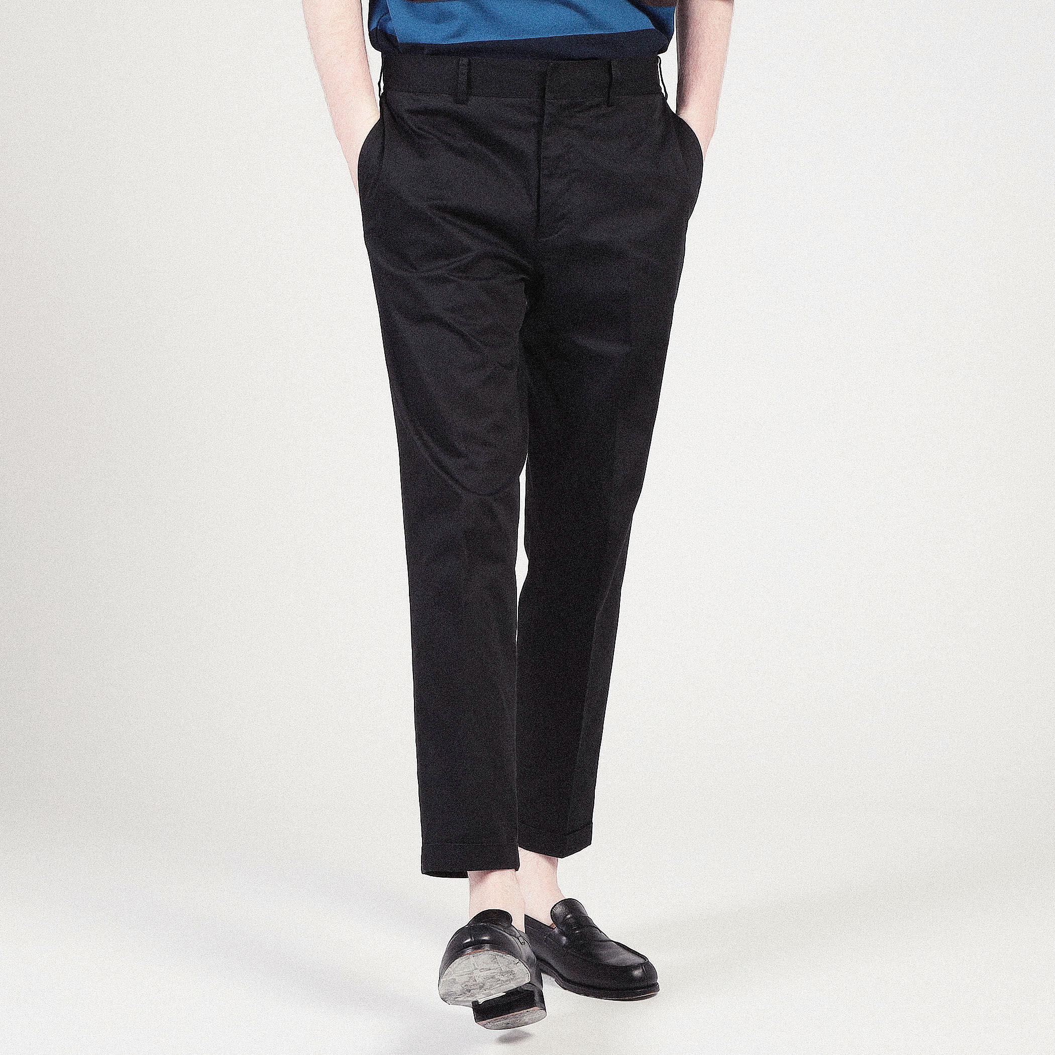 コットンポリウレタン バックシャーリングスリムテーパードパンツ