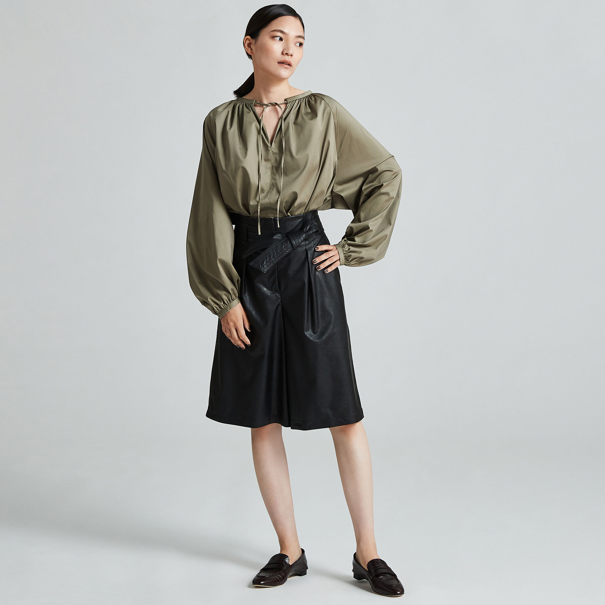 美品cygne シーニュ ボールスクウエアトップス ブラウス　ボリュームスリーブ item60ffe00235859.jpg?sw=805&