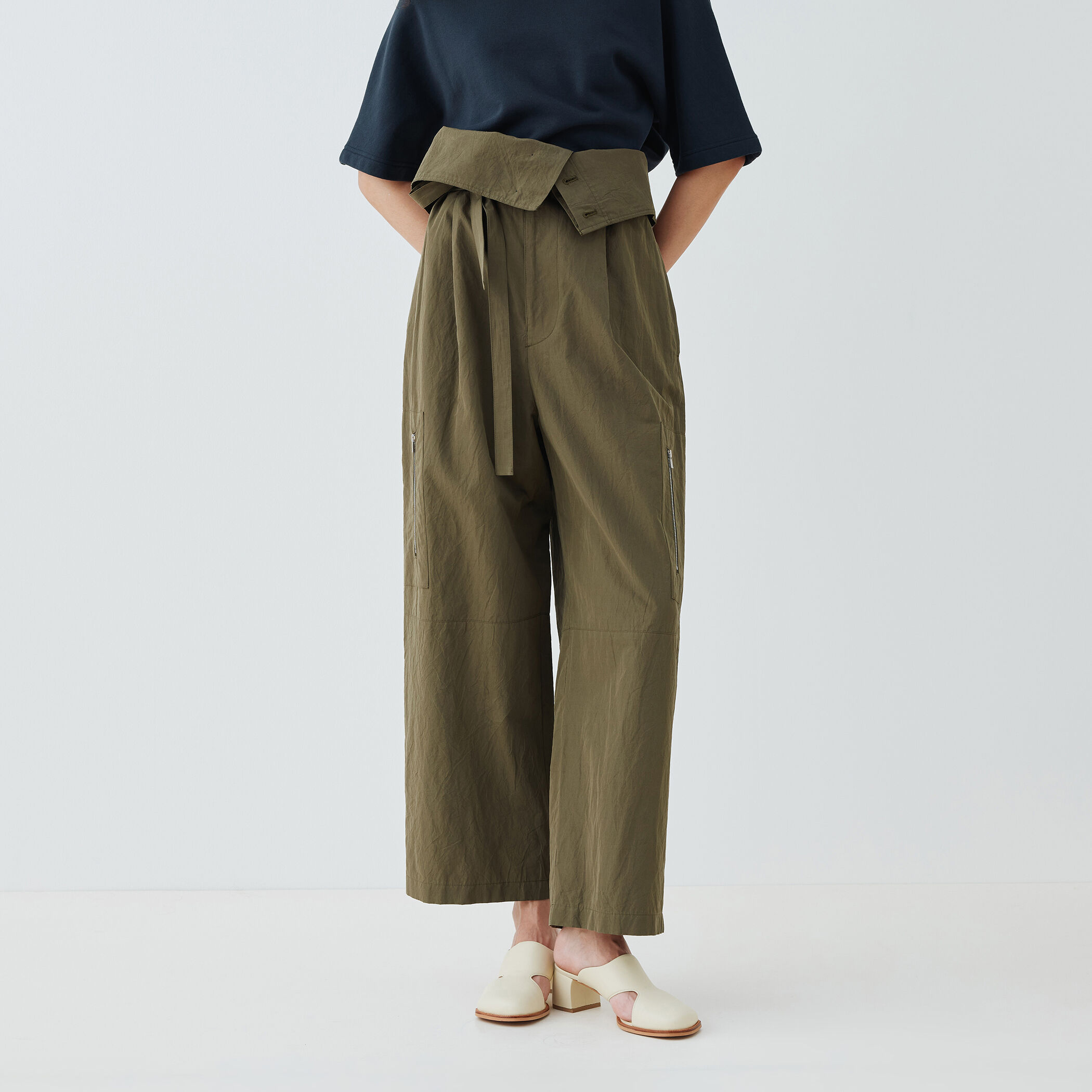 ラミーコンパクト ミリタリースーツパンツ｜トゥモローランド 公式通販