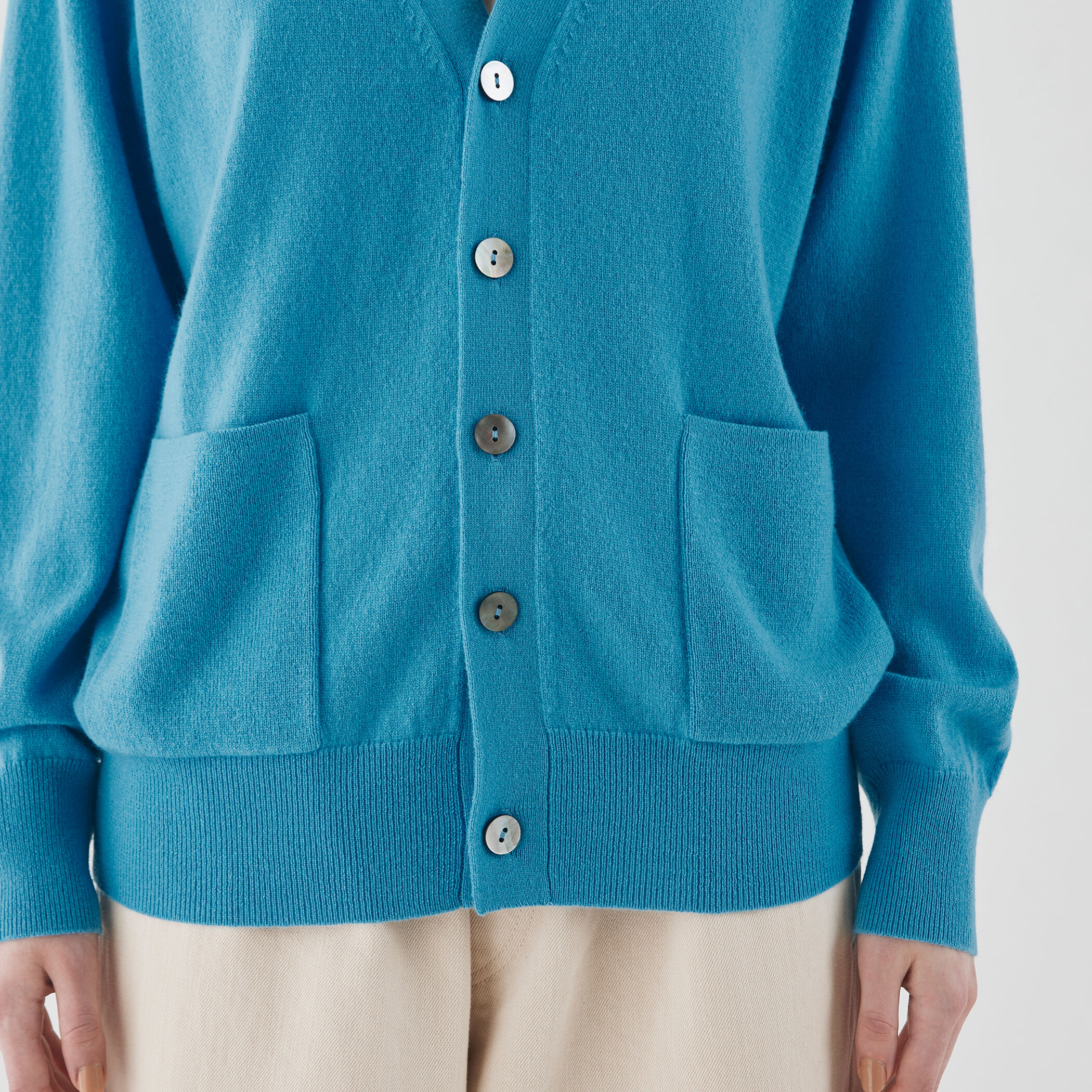 新品✨ BARRIE スコットランド製　高級カシミヤ　カーディガン　定価10万 新品✨ BARRIE スコットランド製 高級カシミヤ カーディガン 定価10万