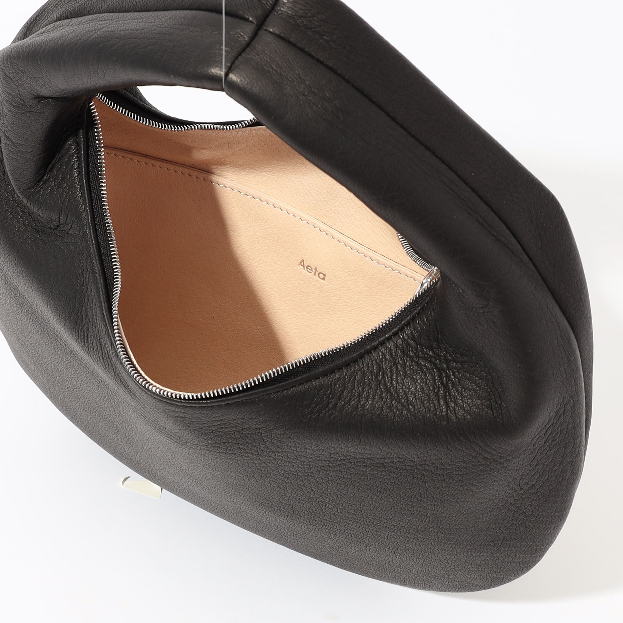 Aeta ROUND SHOULDER M バッグ｜トゥモローランド 公式サイト