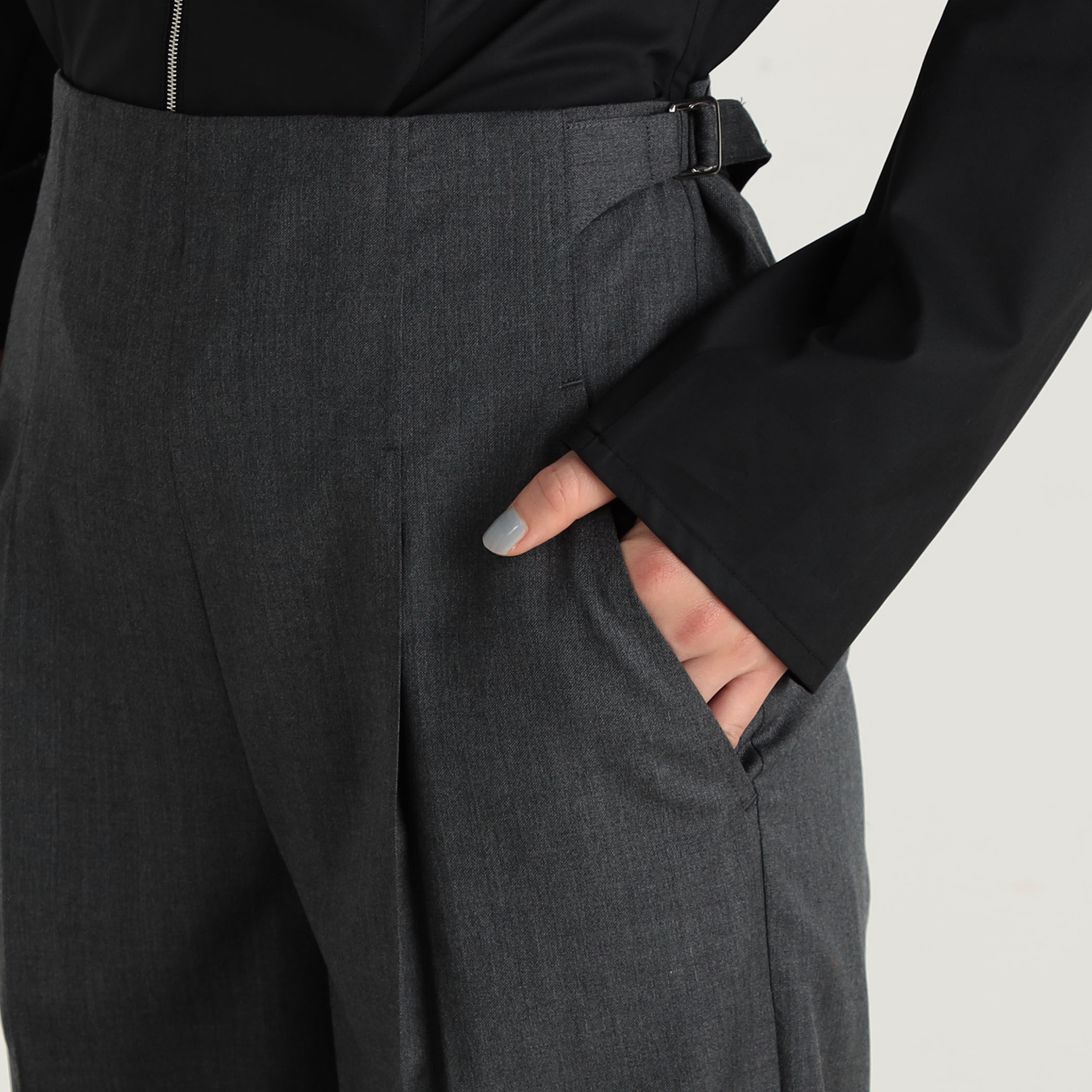 ゼニア サイドベルトスラックス｜トゥモローランド 公式通販