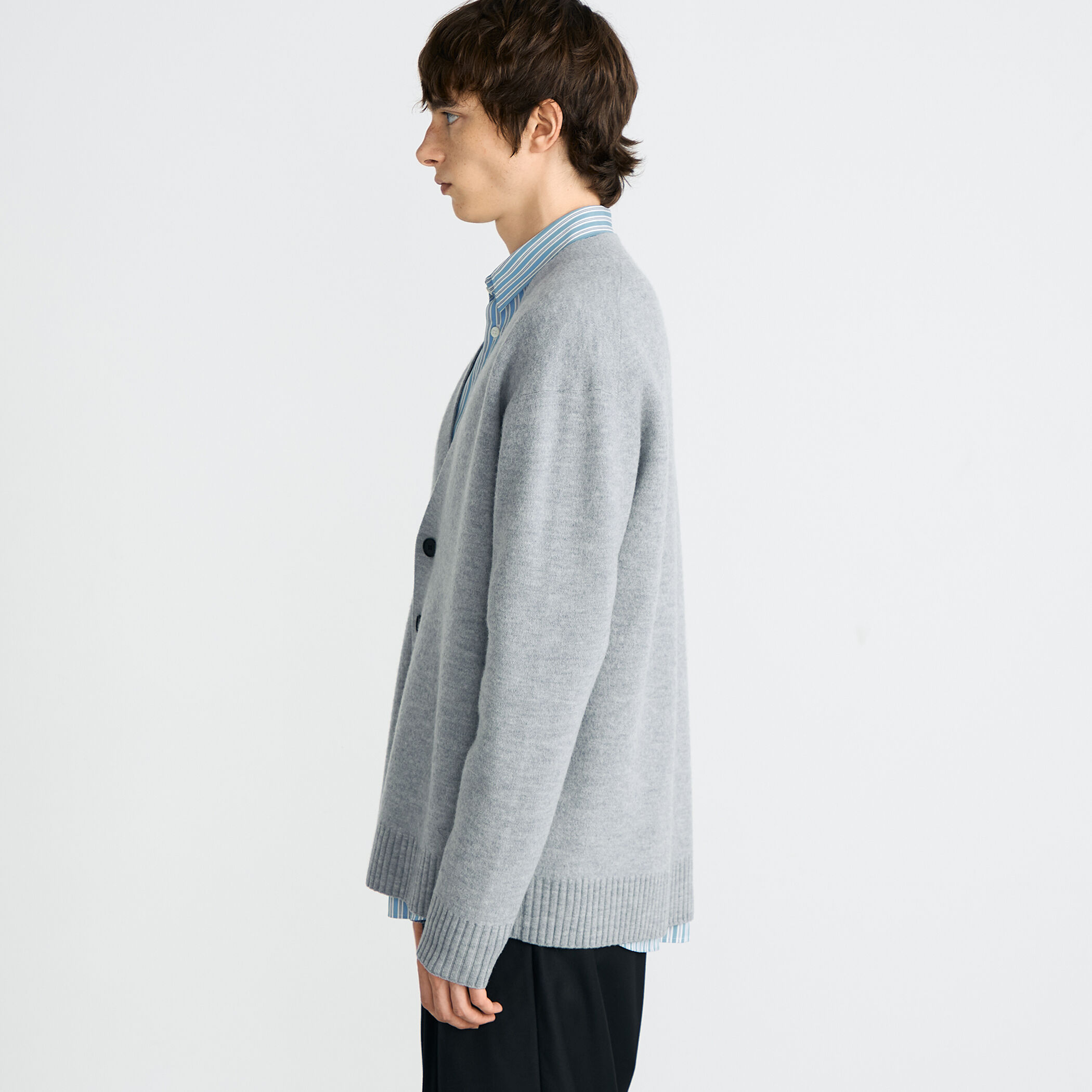 スラブ縮絨 Vネックカーディガン｜トゥモローランド 公式通販