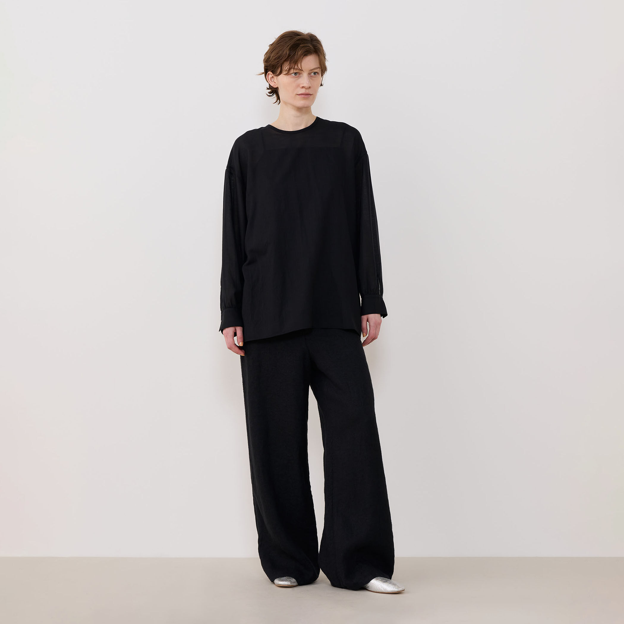 ブラッシュドリネン リラックスフィットパンツ｜トゥモローランド 公式通販