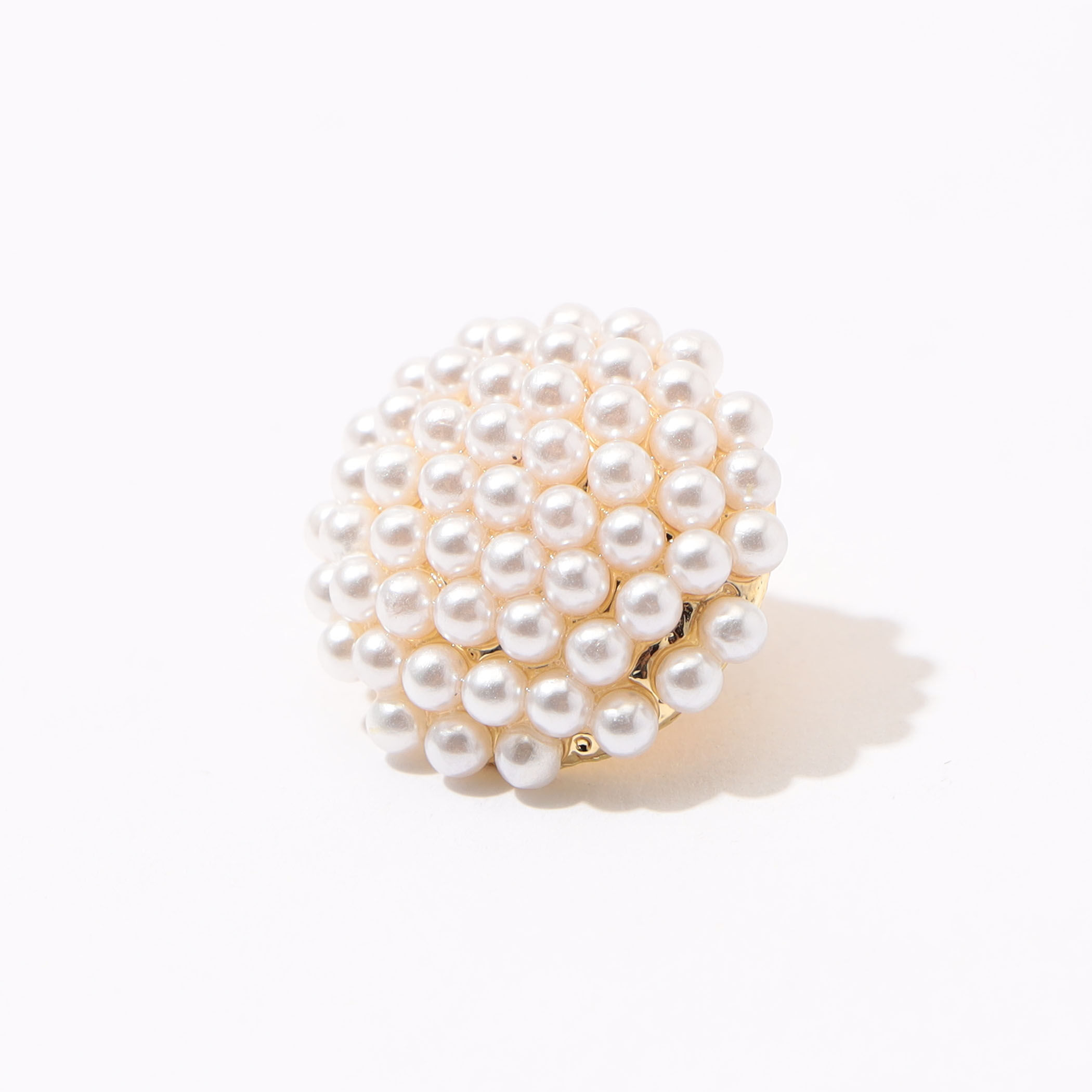 Kenneth Jay Lane Pearl Button イヤリング｜トゥモローランド 公式通販