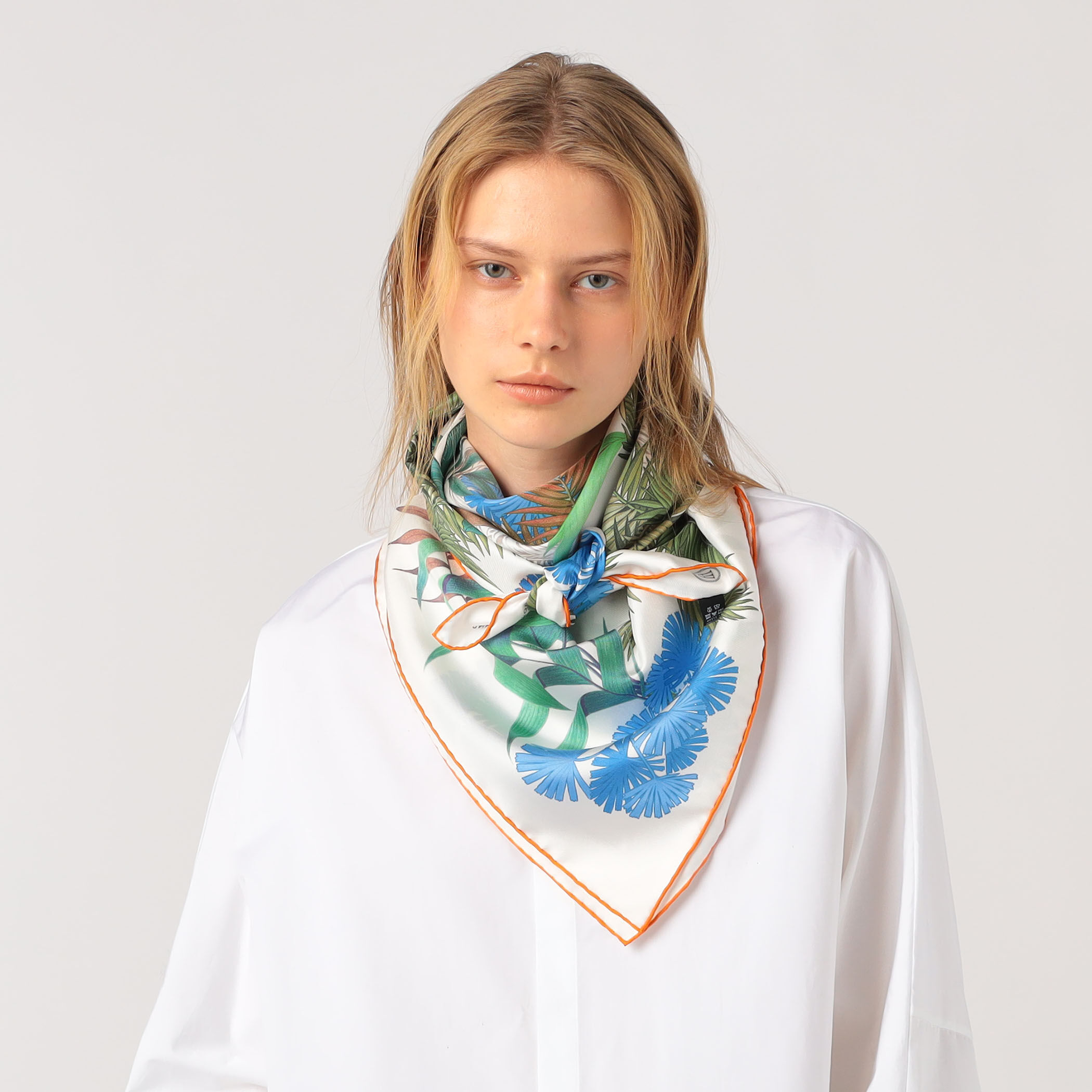 Atelier TOMORROWLAND LEAF シルクスカーフ｜トゥモローランド 公式通販