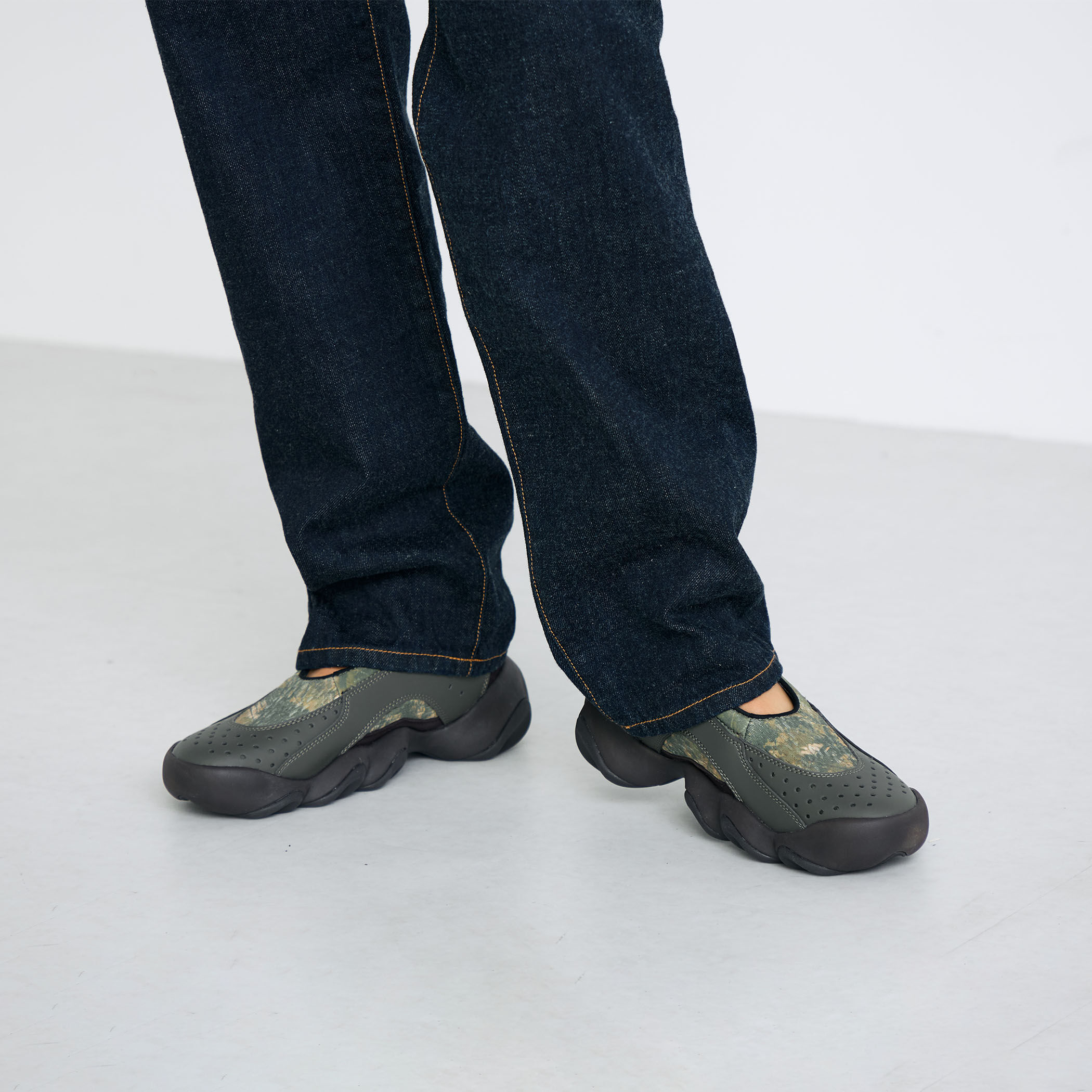 □Oakley Factory Team × SOUTH2 WEST8 FLESH SANDAL スニーカー