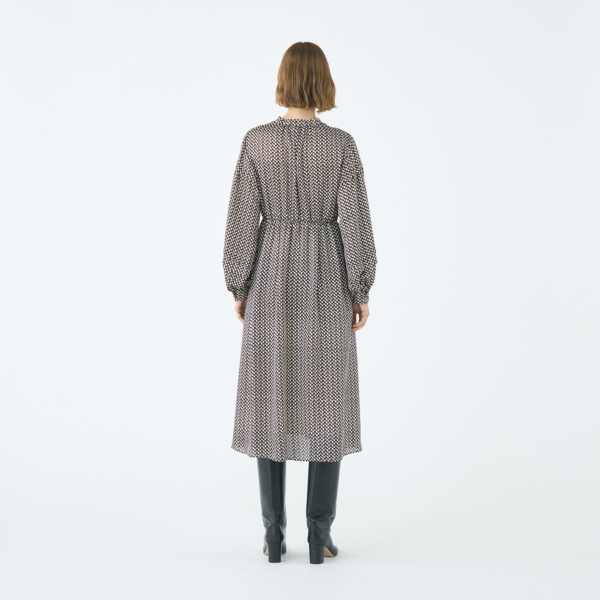 ラグスクエアプリント ウエストギャザーワンピース｜トゥモローランド