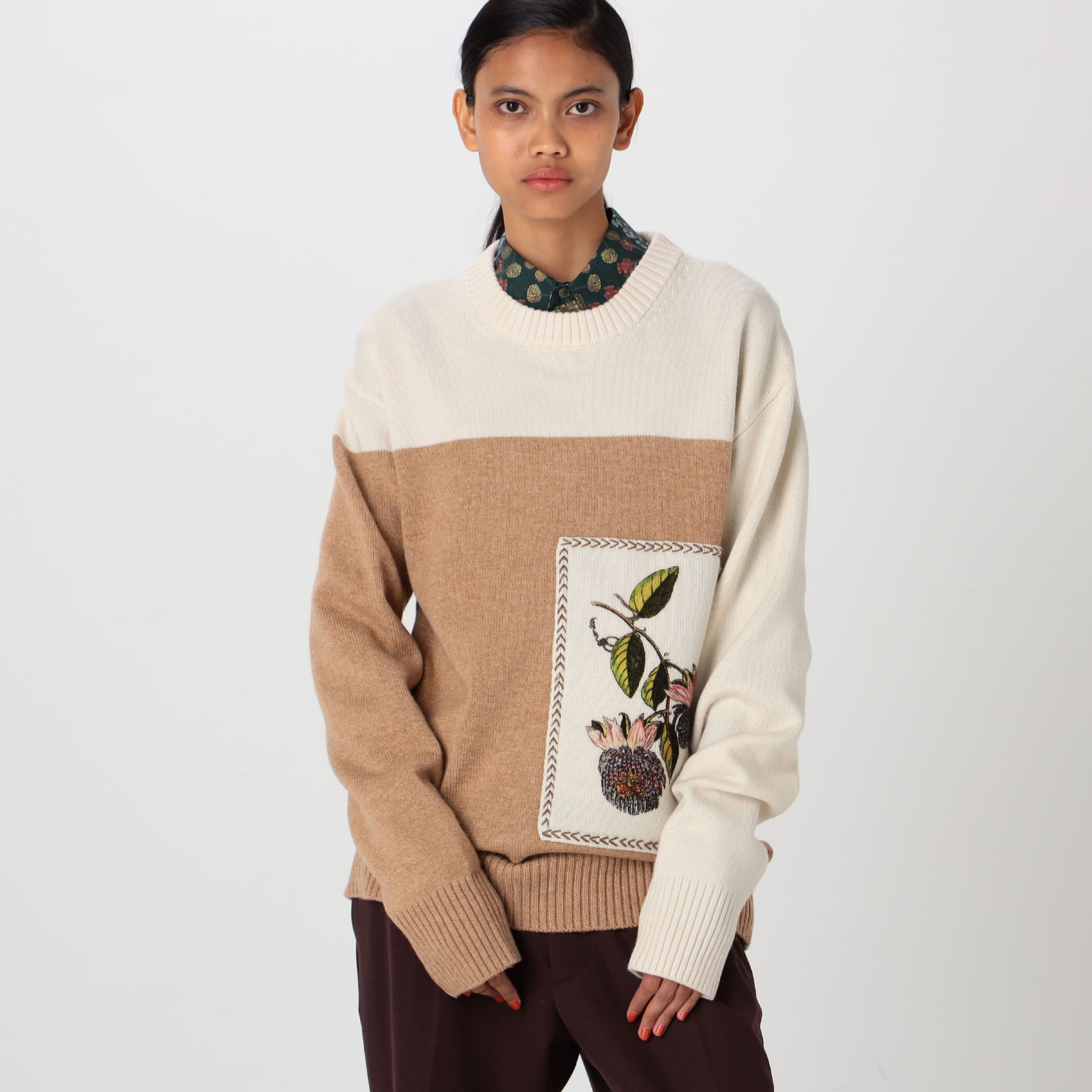 □CABaN ウールカシミヤ アートフレーム クルーネックプル