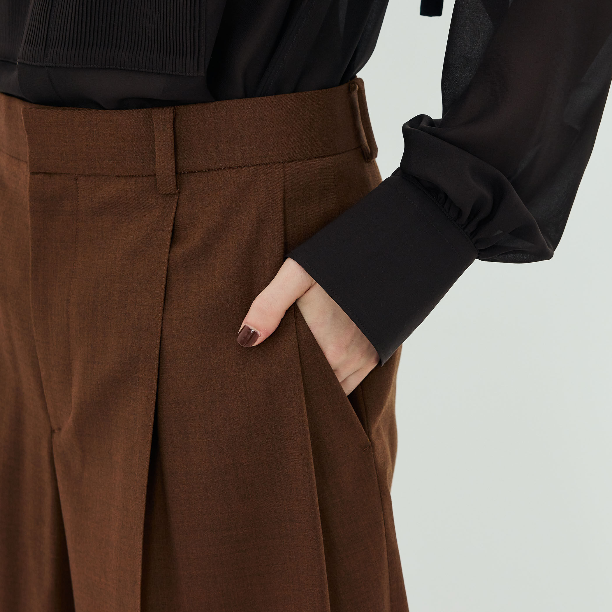 ピュアウールツイル 2タックハーフパンツ｜トゥモローランド 公式通販