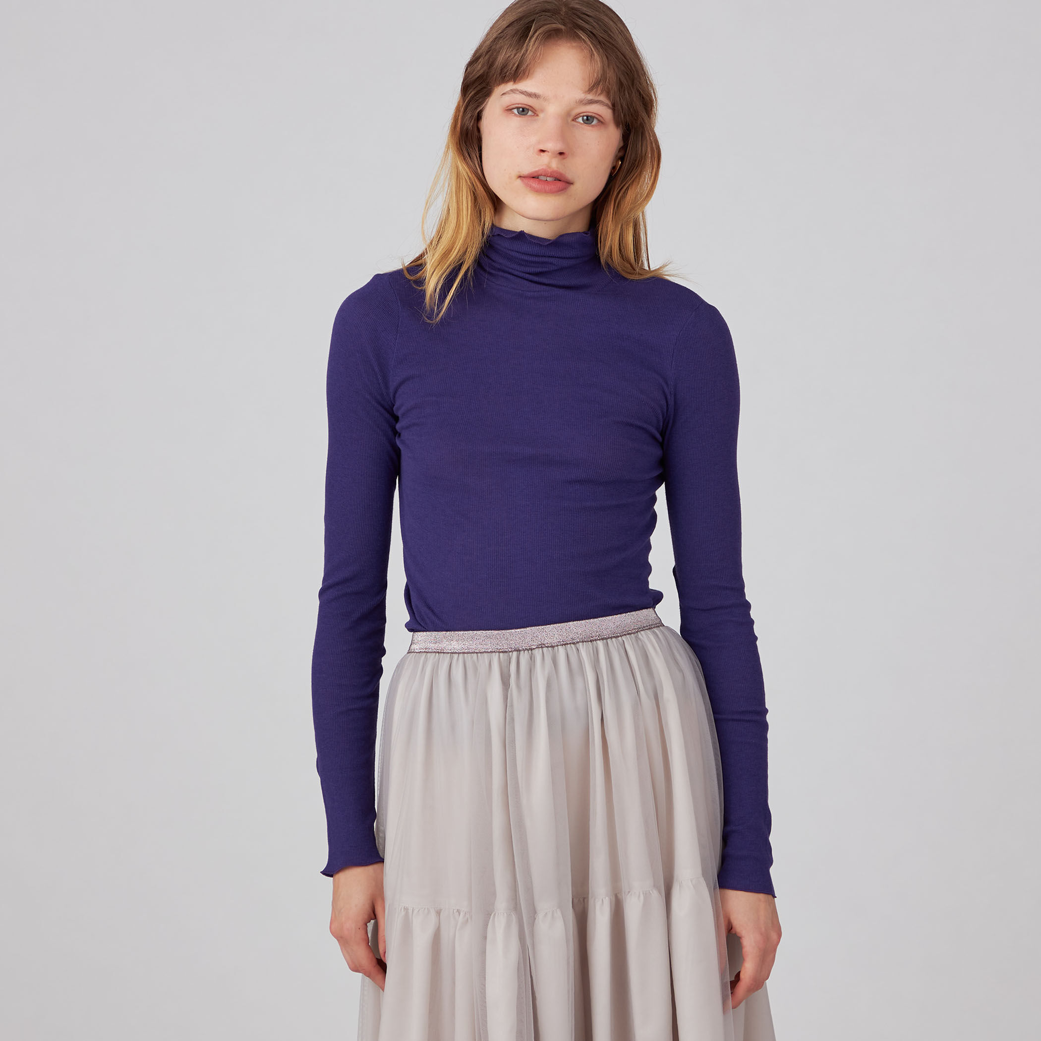 コットンシルクリブ タートルネックプルオーバー｜トゥモローランド