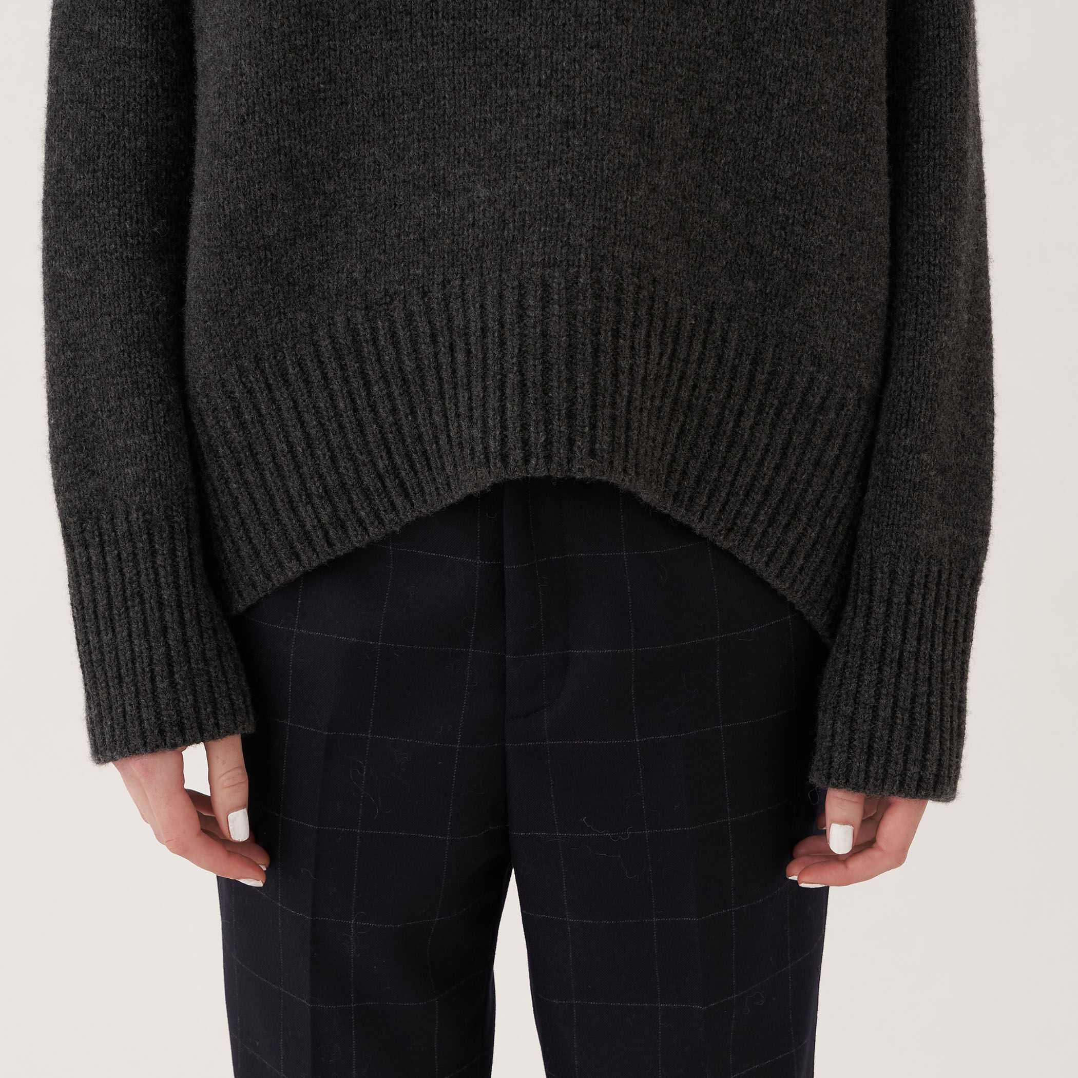 □□□ファインウール タートルネックプルオーバー｜トゥモローランド