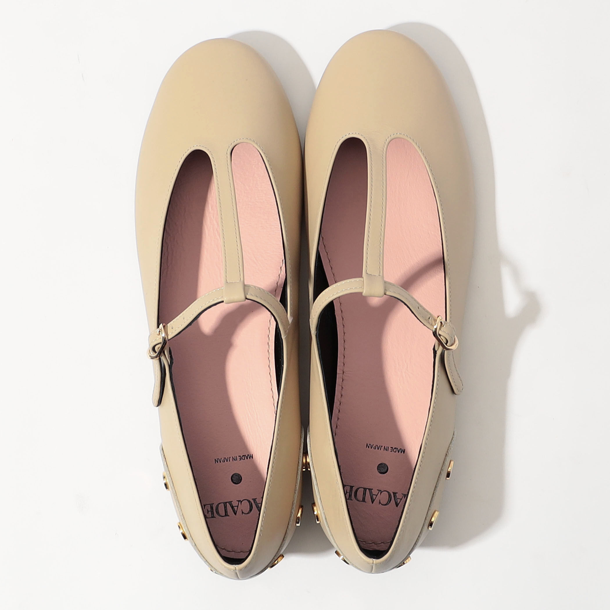 LACADE TOMOYO Tストラップ フラットシューズ｜トゥモローランド 公式通販