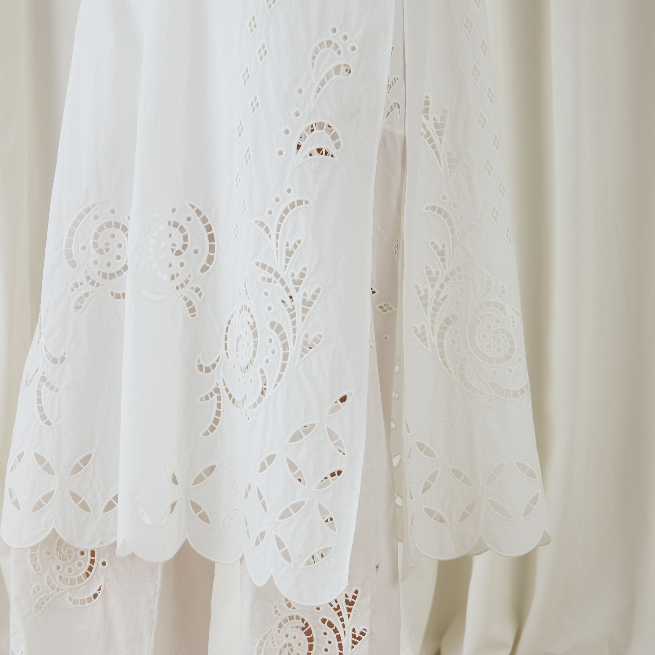 カットワークエンブロイダリー クルーネックシャツワンピース