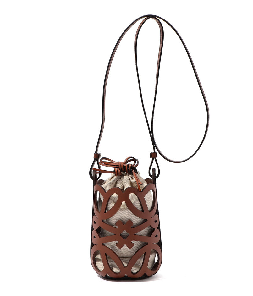 LOEWE アナグラムカットアウトショルダーバッグ