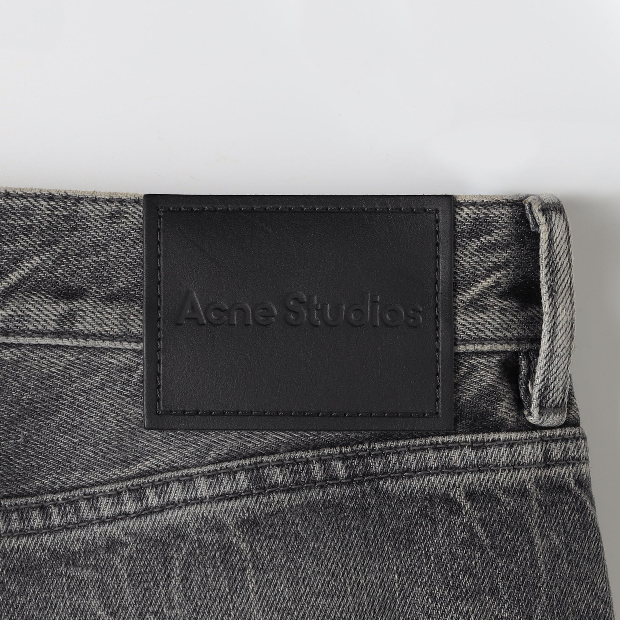 Acne Studios 1981 U GOTHIK デニムパンツ｜トゥモローランド 公式通販