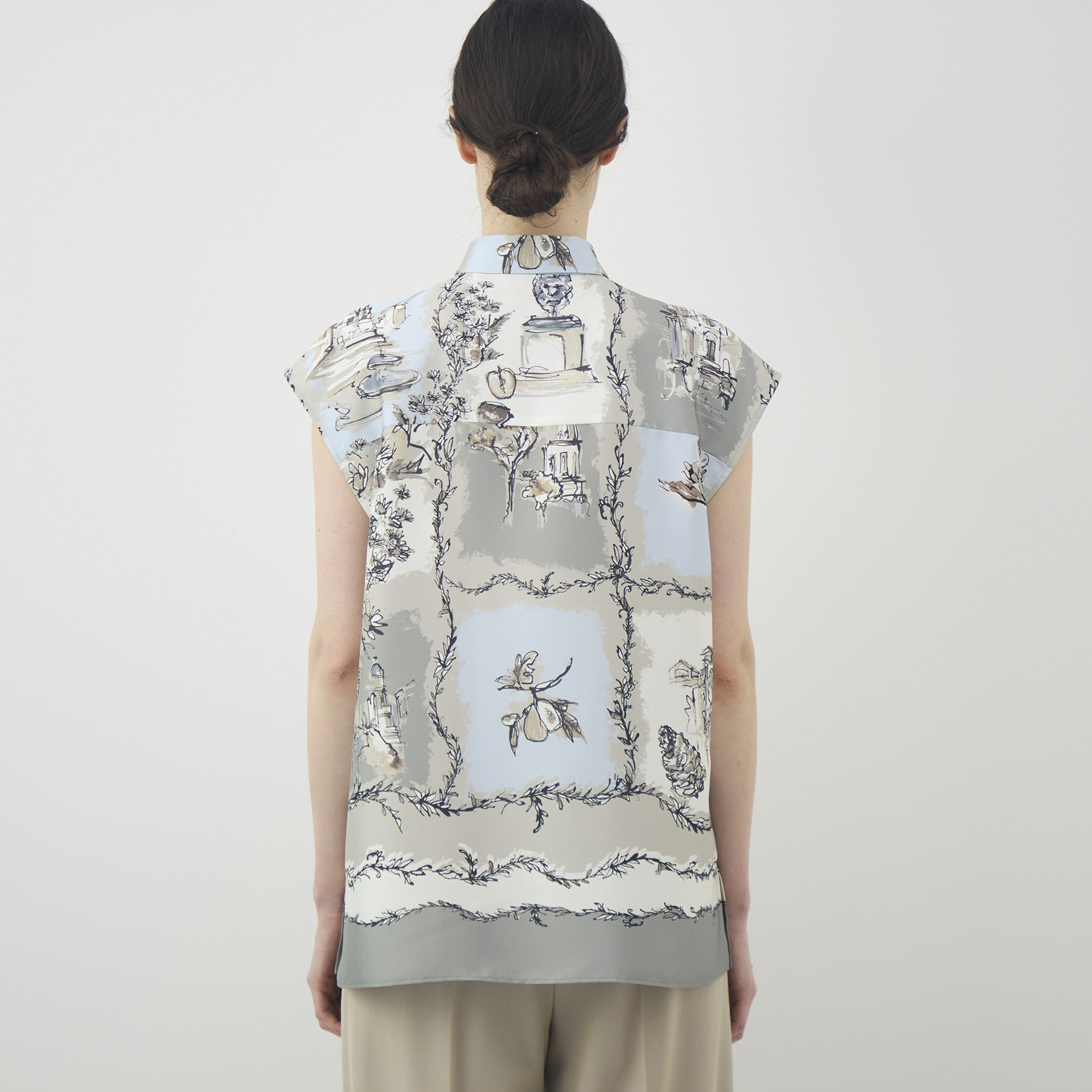 WEB先行予約】ローマプリント フレンチスリーブブラウス