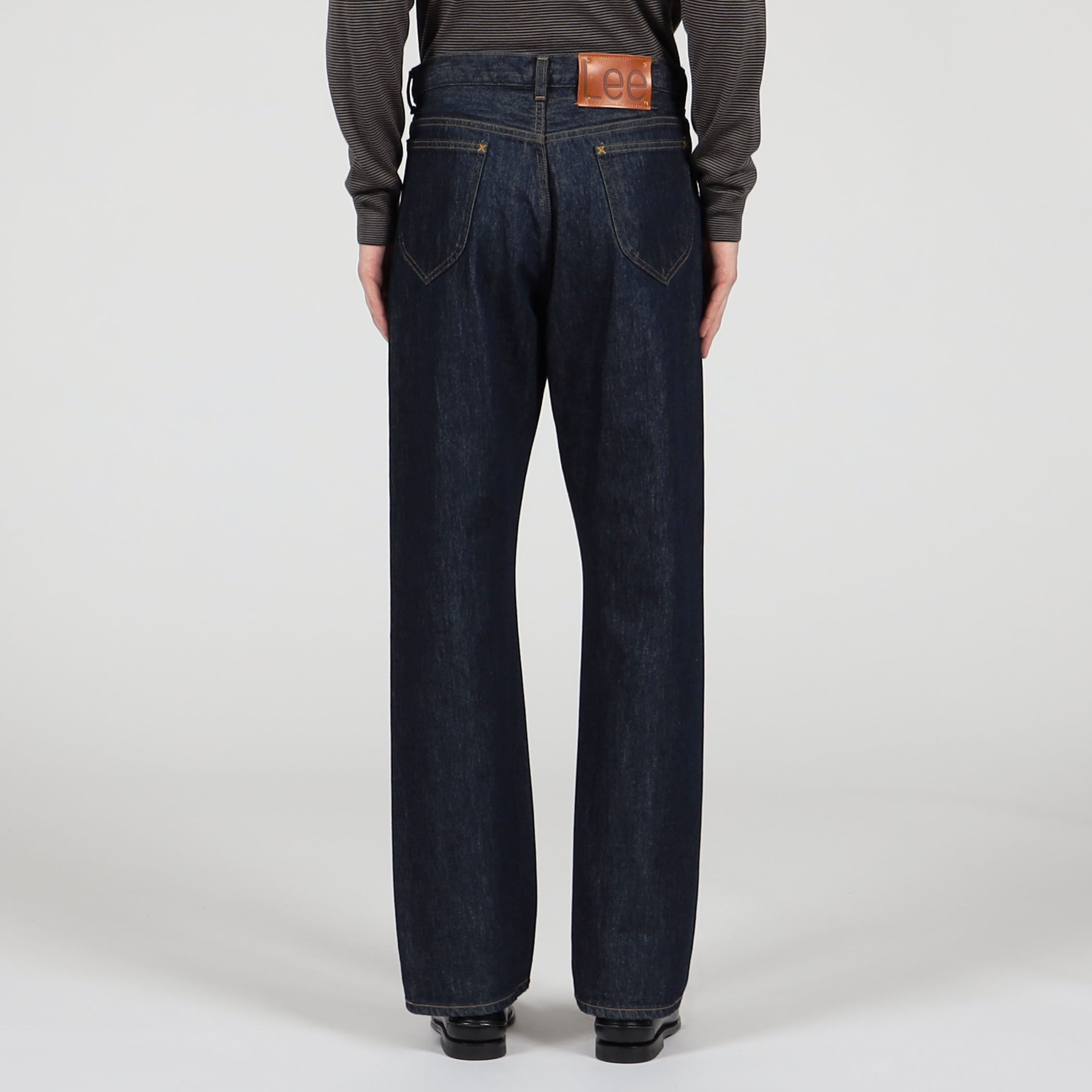 別注】Lee コットンインディゴ デニムパンツ｜トゥモローランド