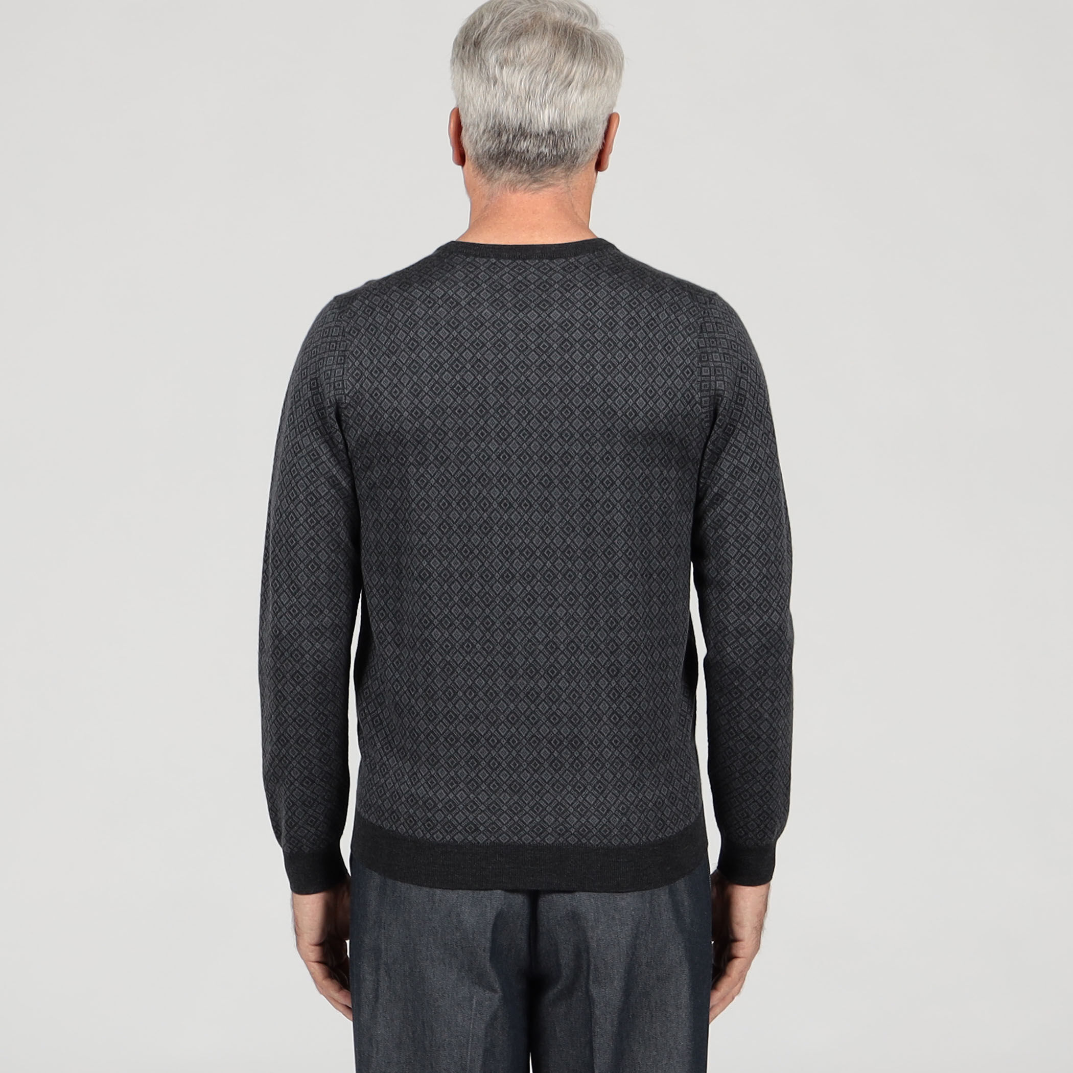 □ウールシルクカシミヤ ジオメトリック柄 クルーネックプルオーバー