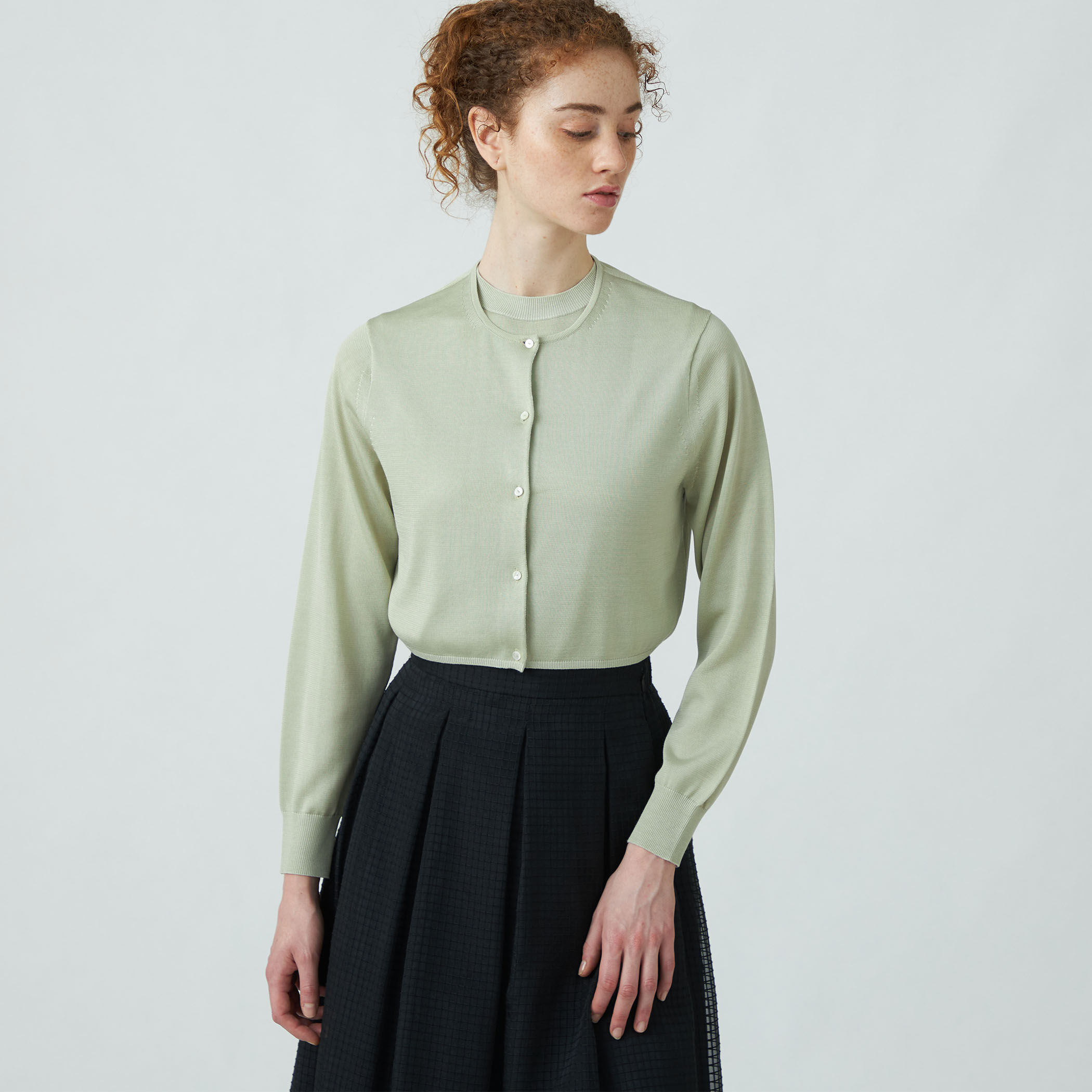 【新品未使用 ファブール】上質麻シルク素材クルーカーディガン40号 I am I in fact(アイアムアイ インファクト) UPW数字刺繍クルー