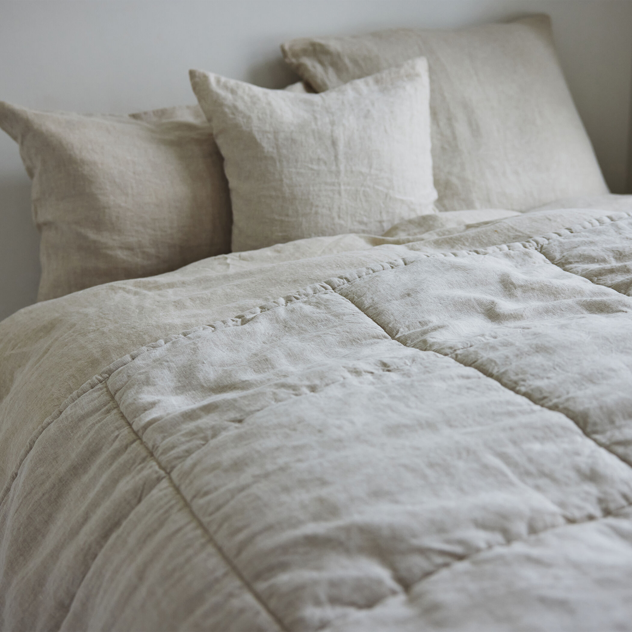 プレーンリネン コンフォーターキルト（シングル）｜トゥモローランド