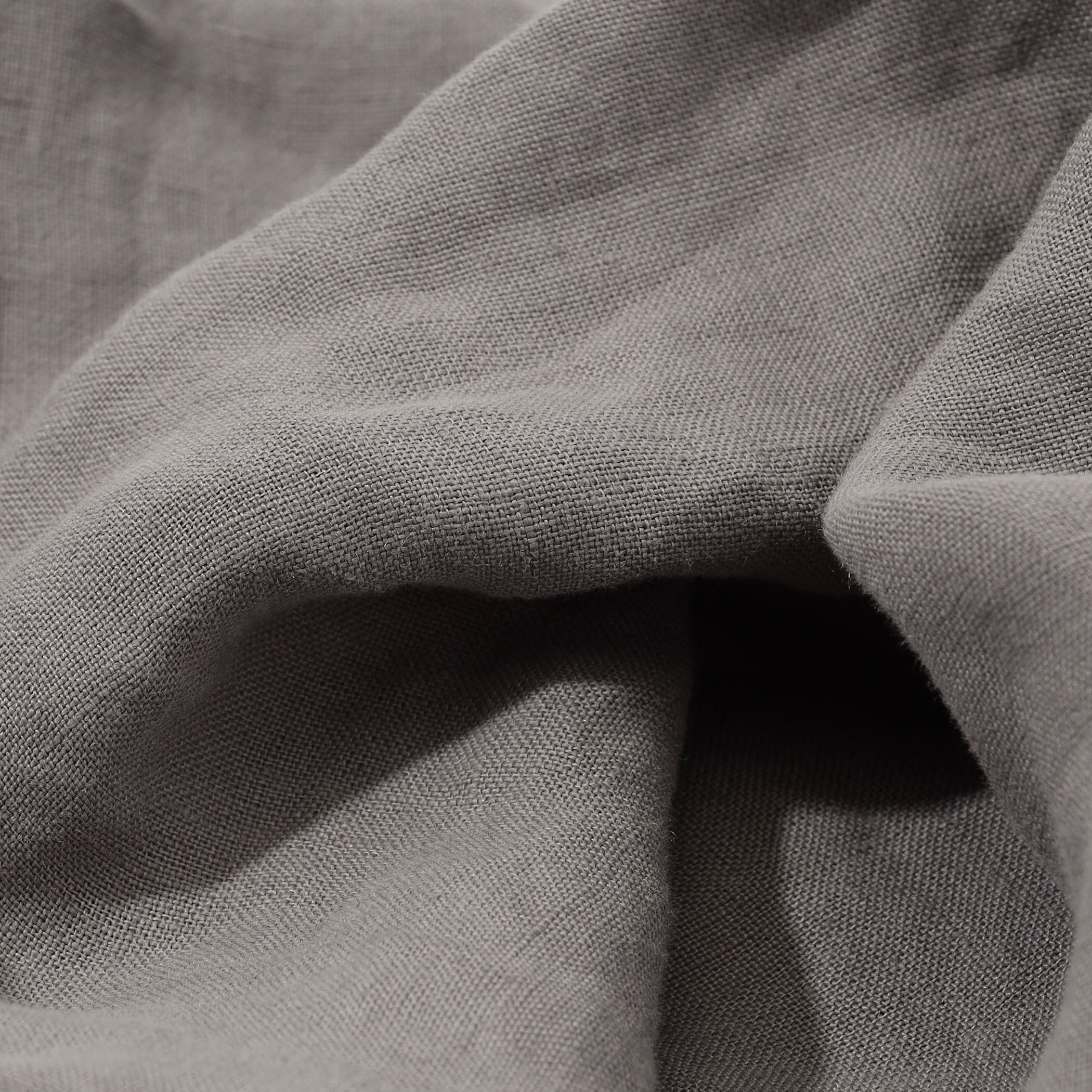 プレーンリネン テーブルクロス（140cm X 140cm）｜トゥモローランド