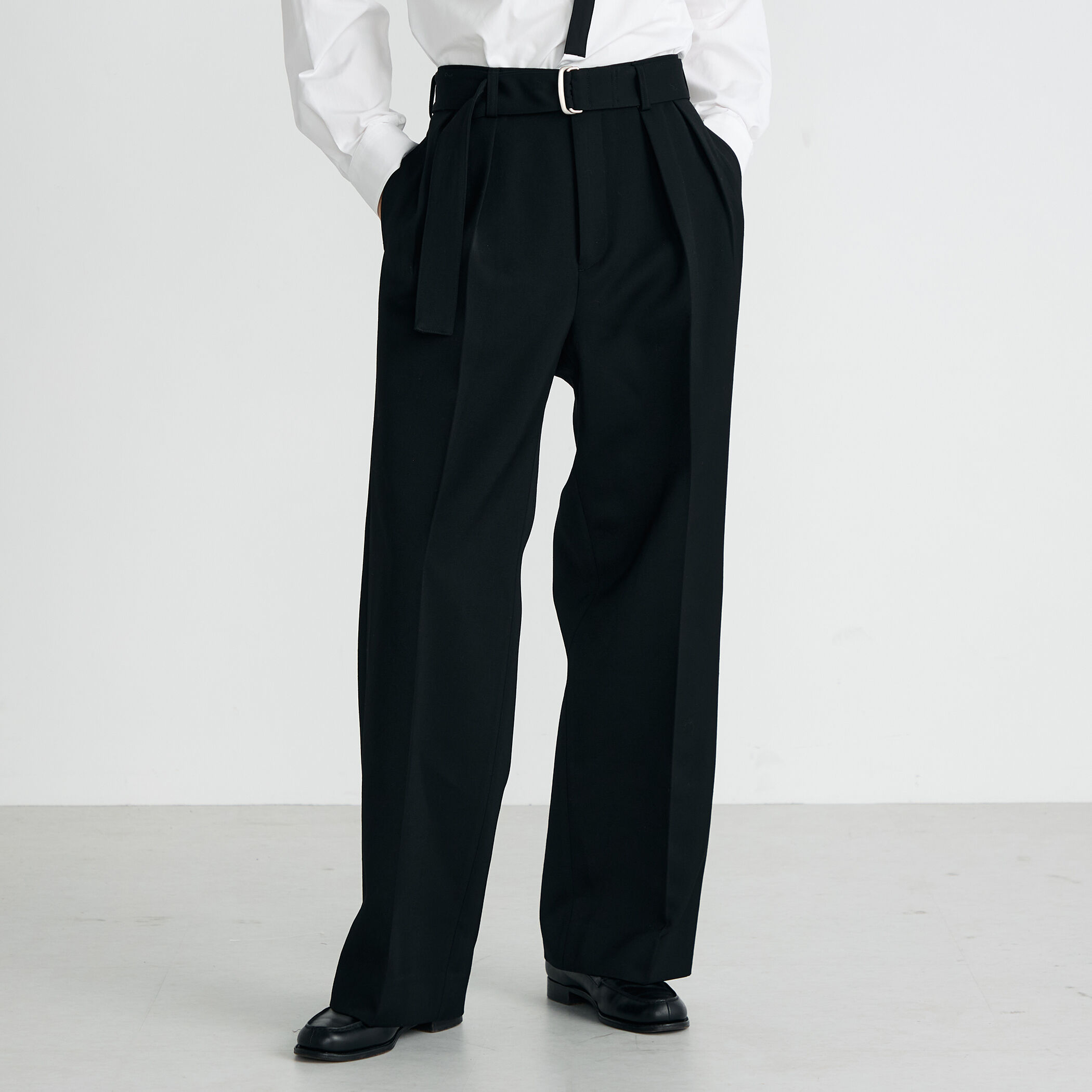 ウールビンテージサテン ベルトパンツ｜トゥモローランド 公式通販