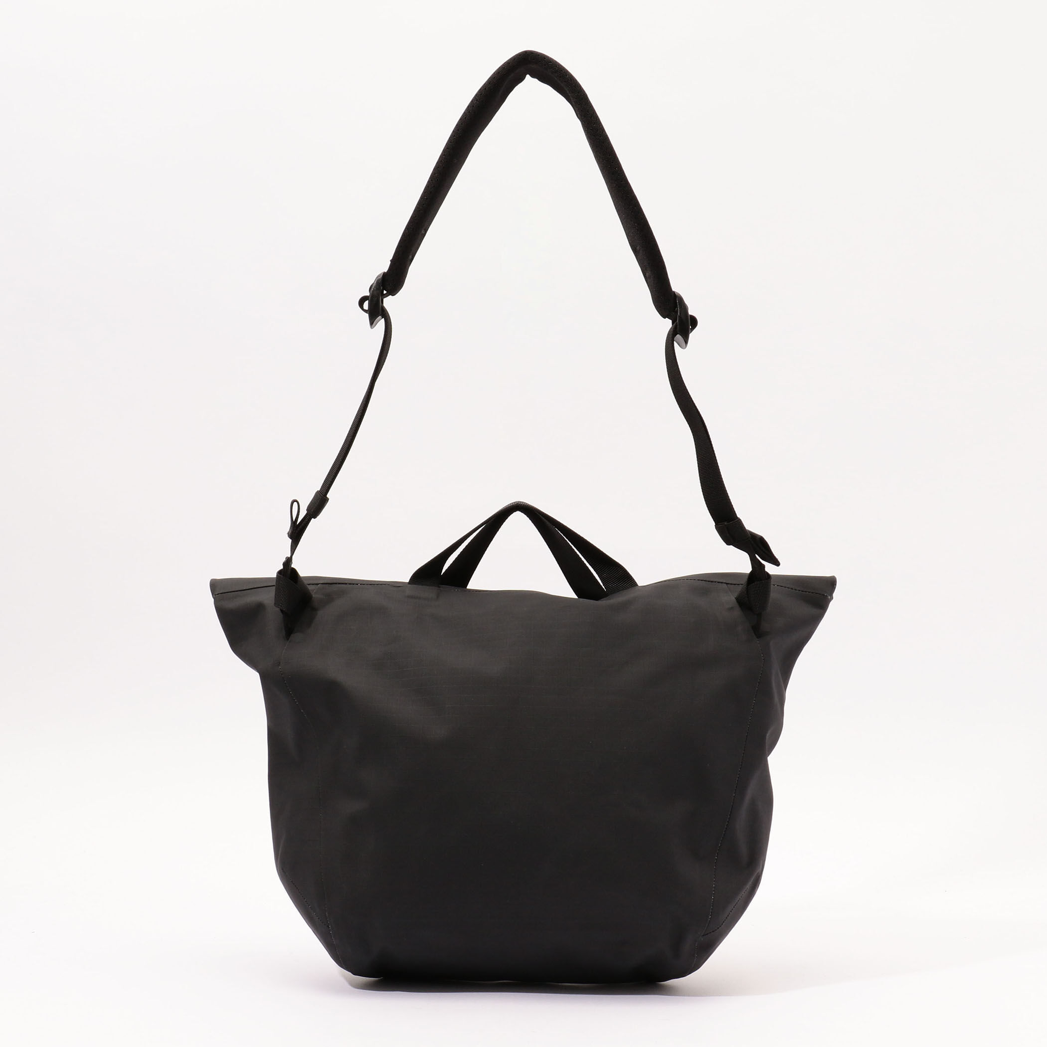 Arc'teryx Granville Shoulder Bag バッグ｜トゥモローランド 公式通販