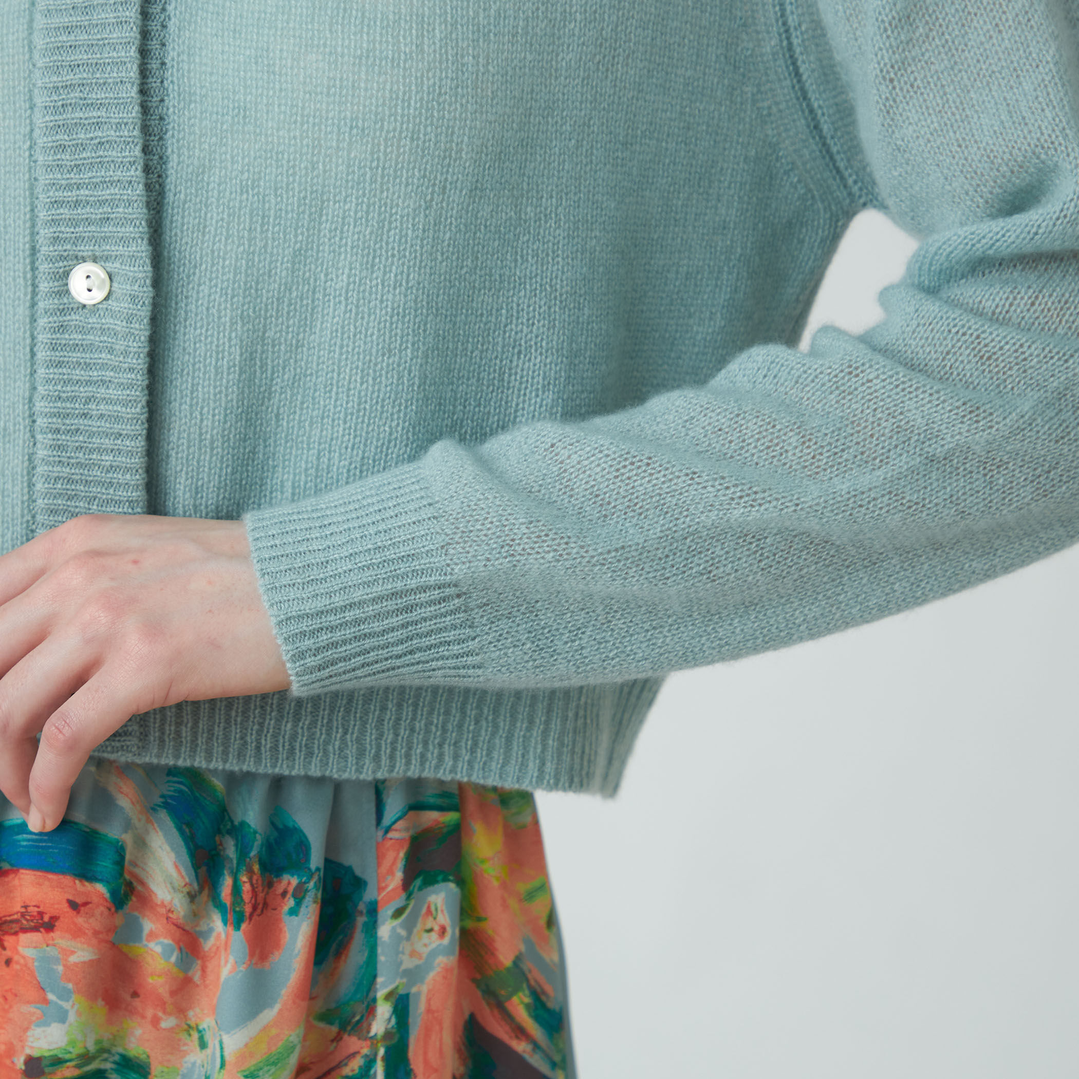 カシミヤ Vネックカーディガン｜トゥモローランド 公式通販