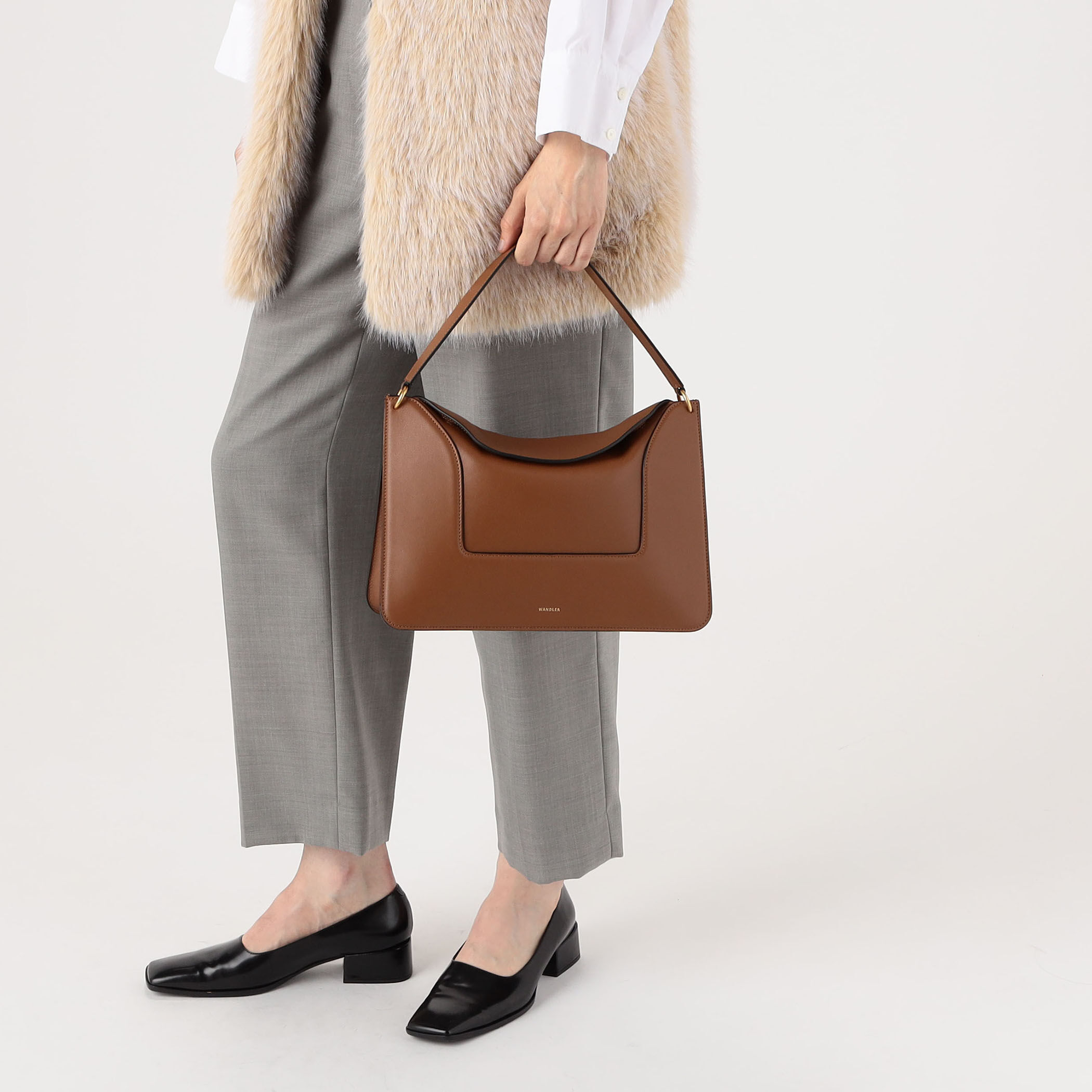 WANDLER PENELOPE BIG スクエアバッグ｜トゥモローランド 公式通販