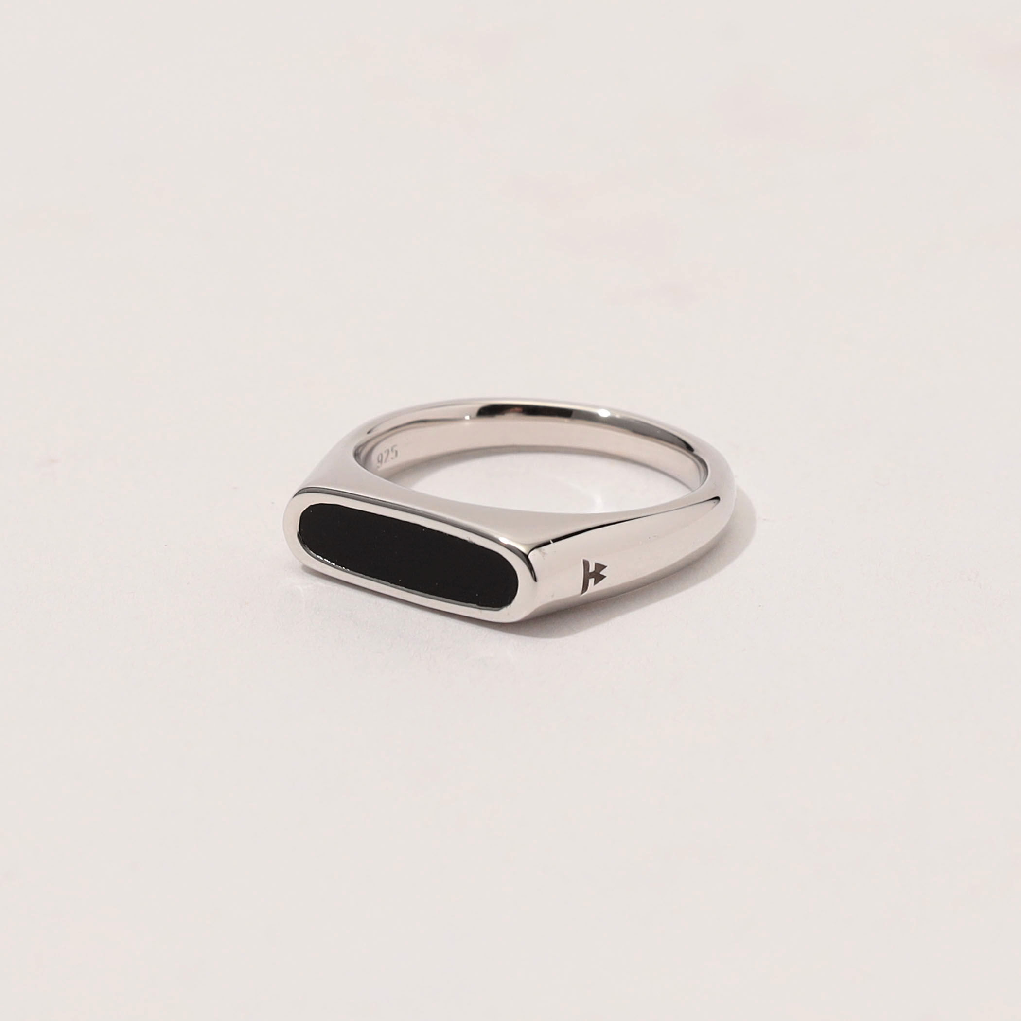 TOM WOOD Mario Ring Onyx リング|トゥモローランド 公式サイト TOM WOOD Mario Ring Onyx リング|トゥモローランド 公式サイト