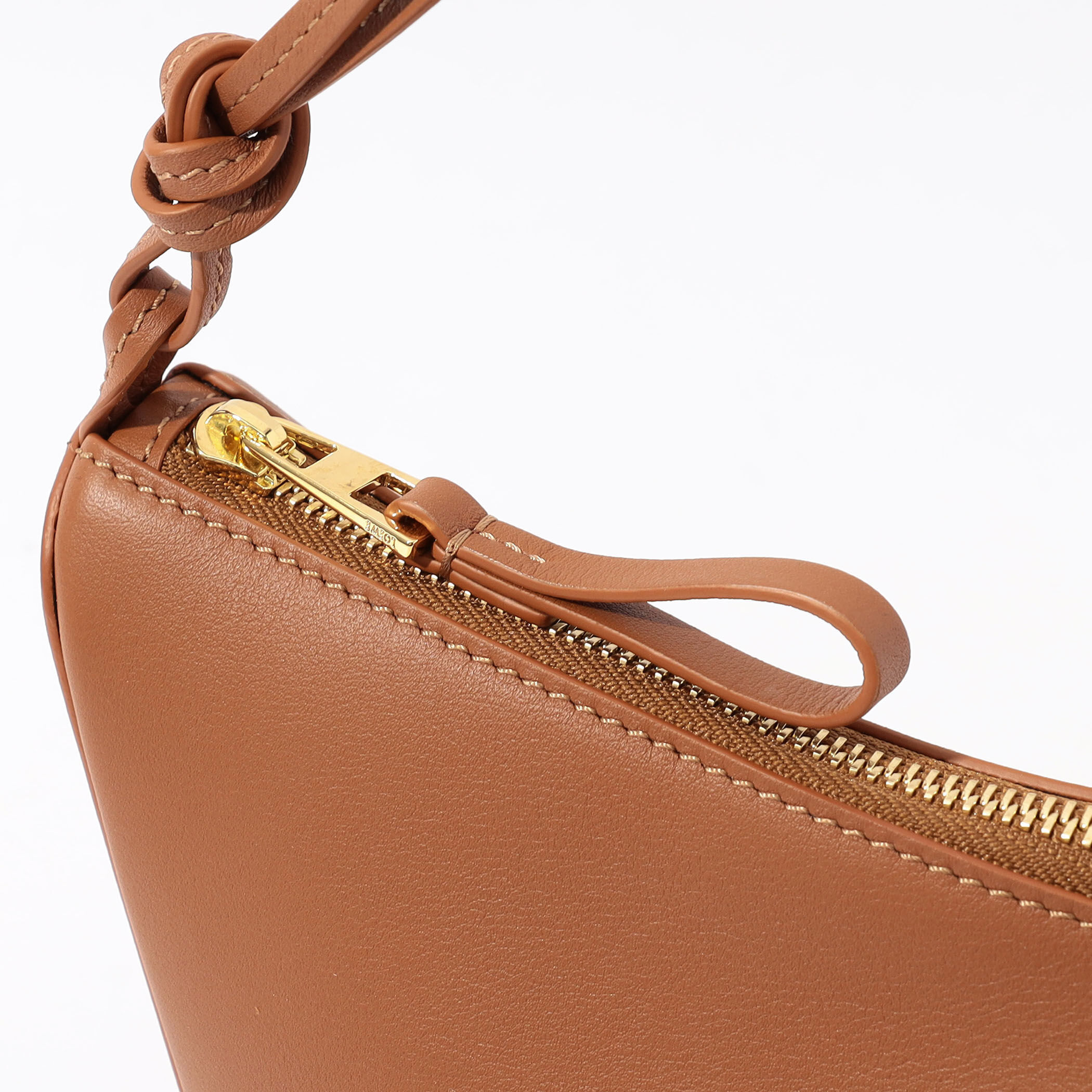 LOEWE HAMMOCK HOBO MINI｜トゥモローランド 公式サイト